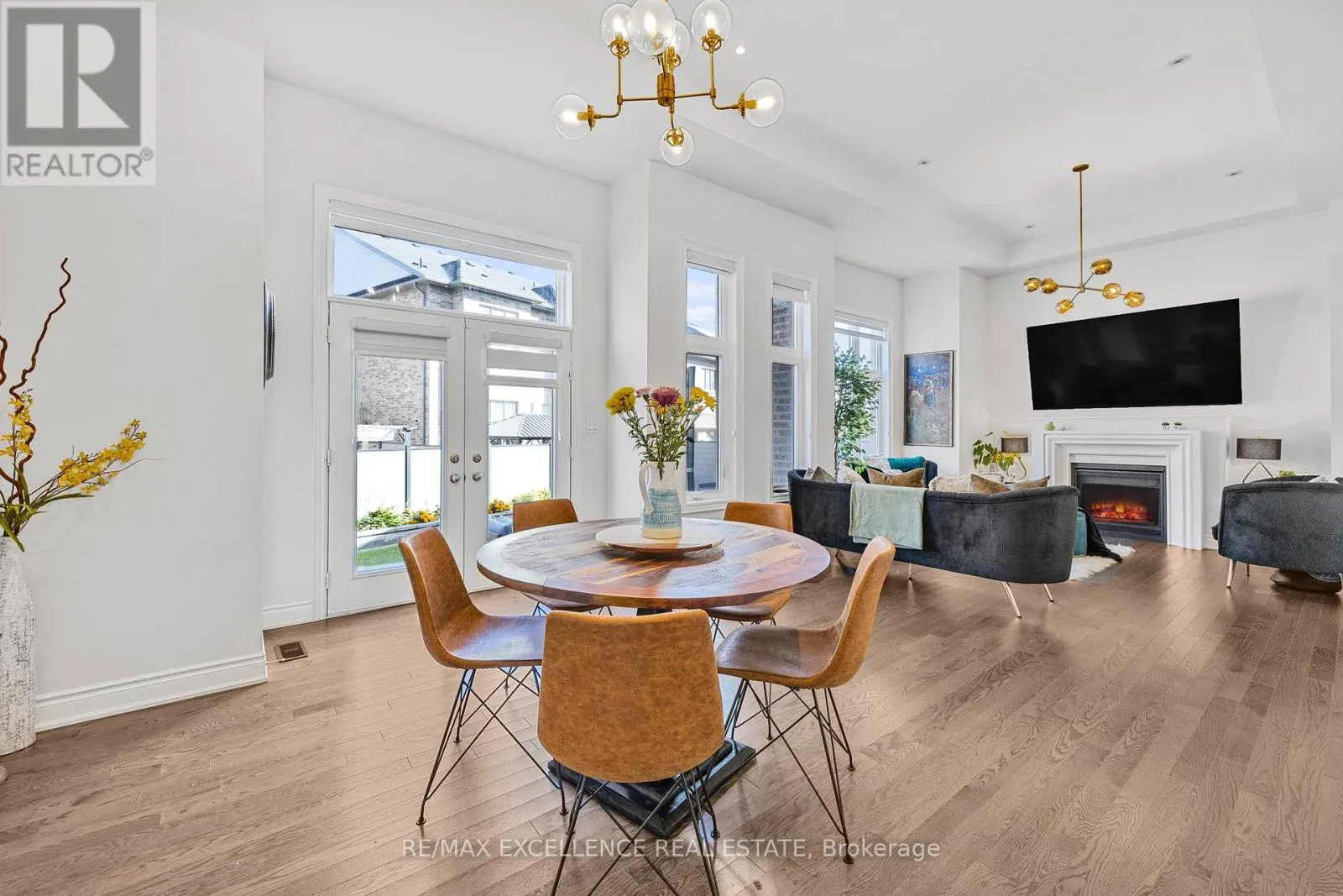 1183 QUEENS PLATE ROAD W