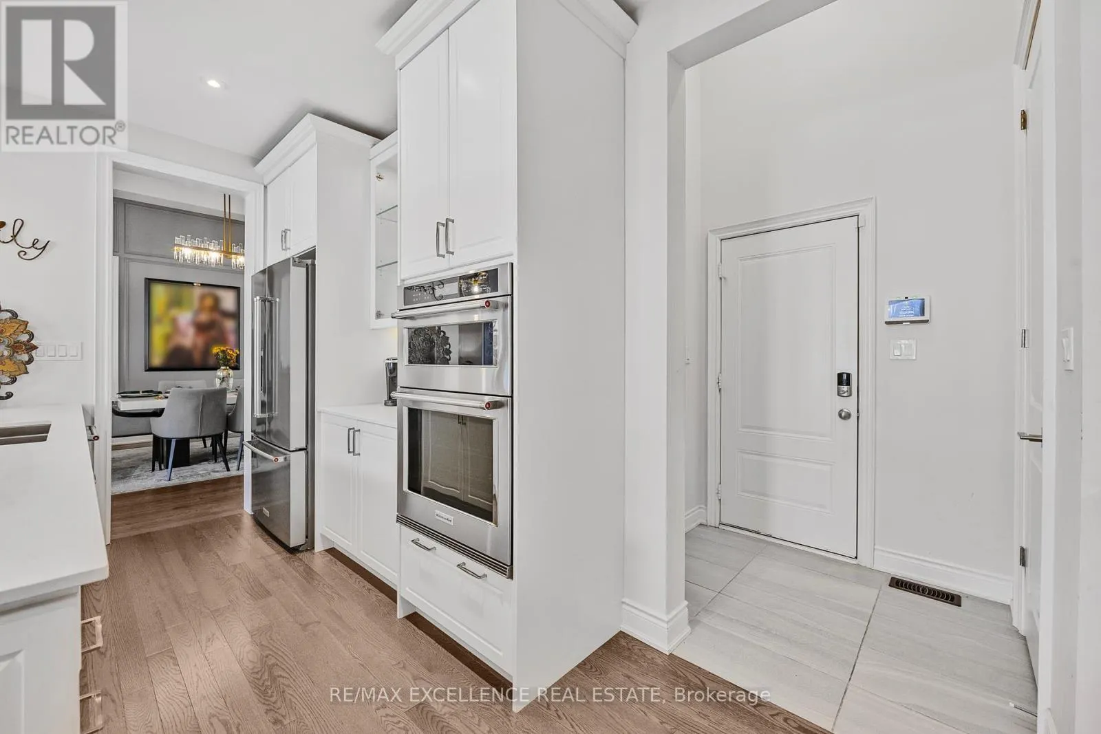 1183 QUEENS PLATE ROAD W