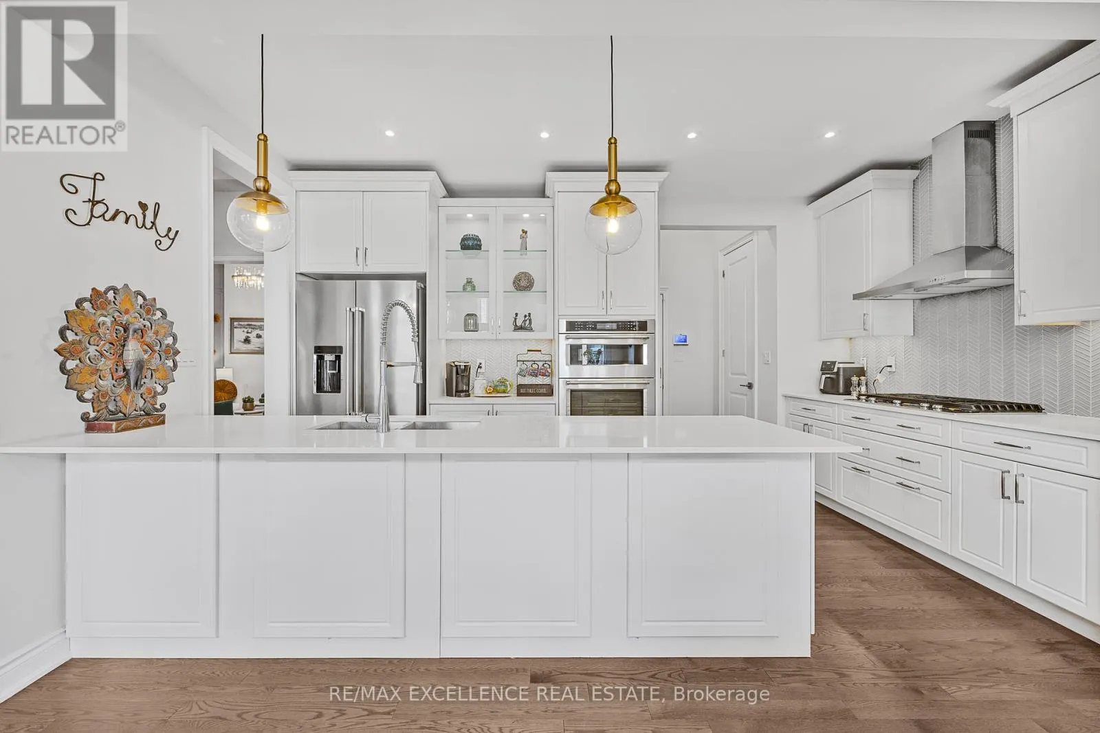 1183 QUEENS PLATE ROAD W