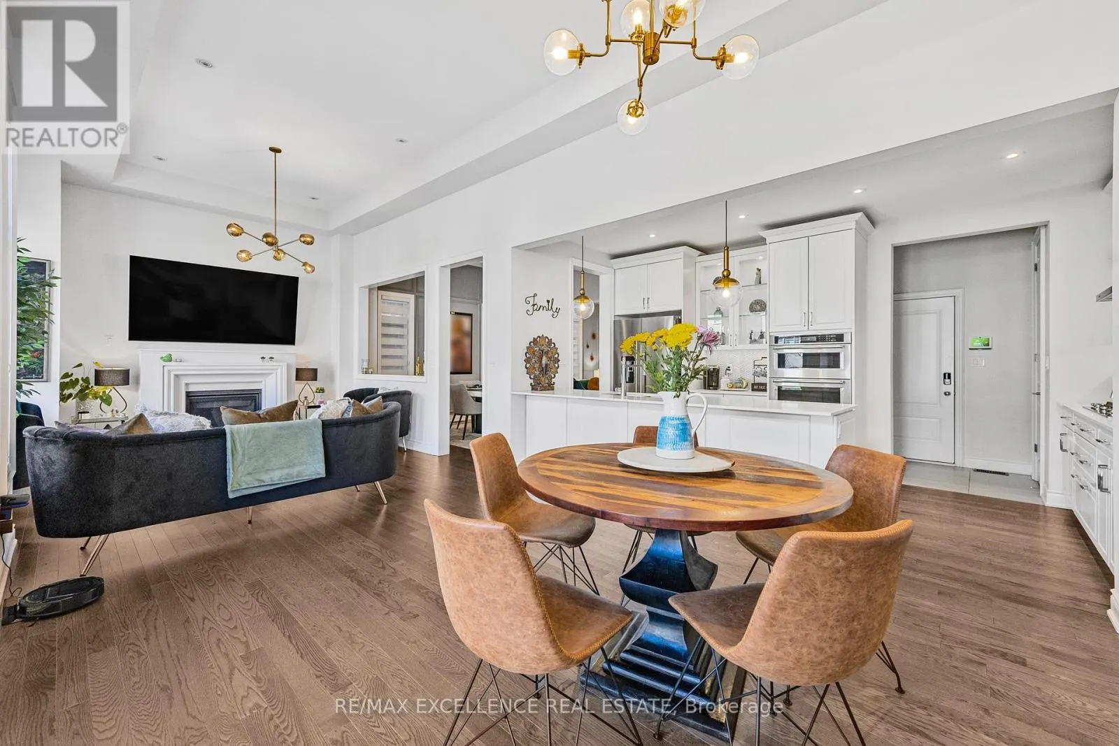 1183 QUEENS PLATE ROAD W