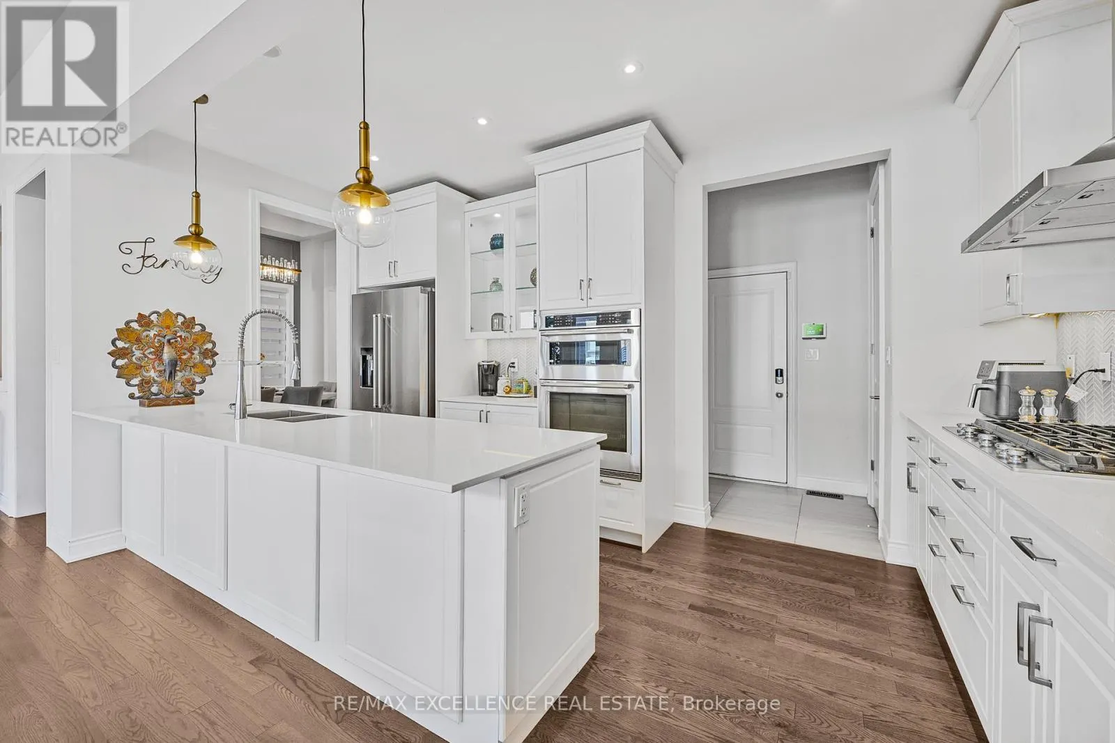 1183 QUEENS PLATE ROAD W