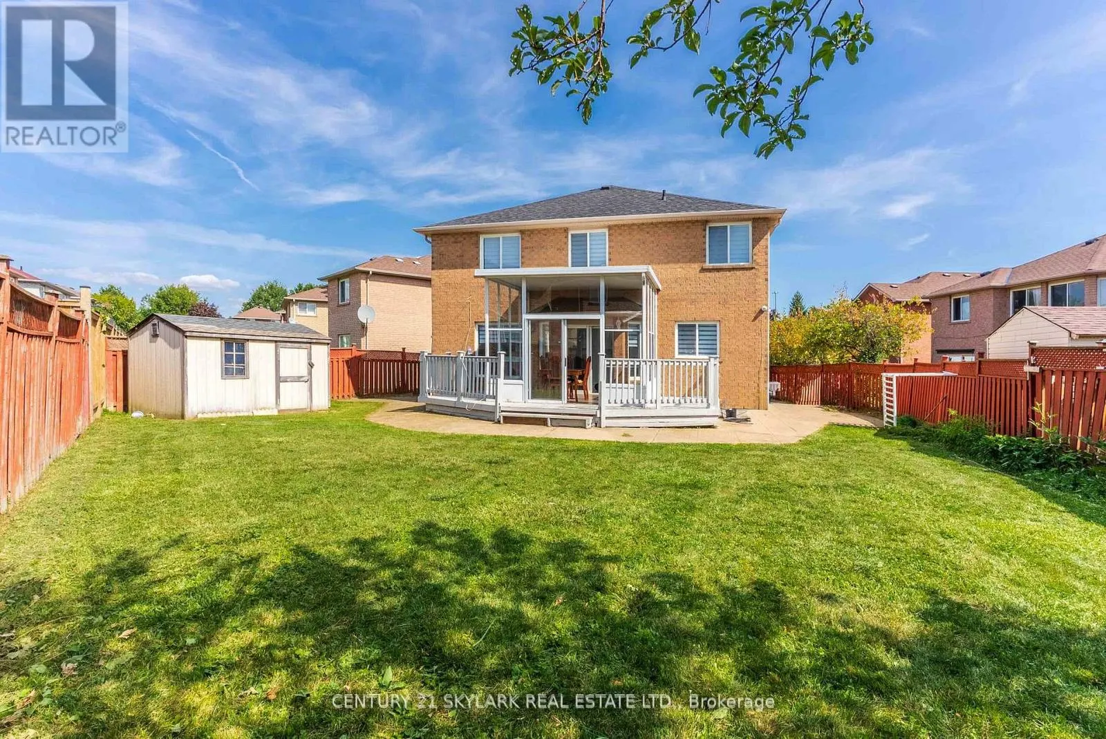 4 MOONSTONE COURT
