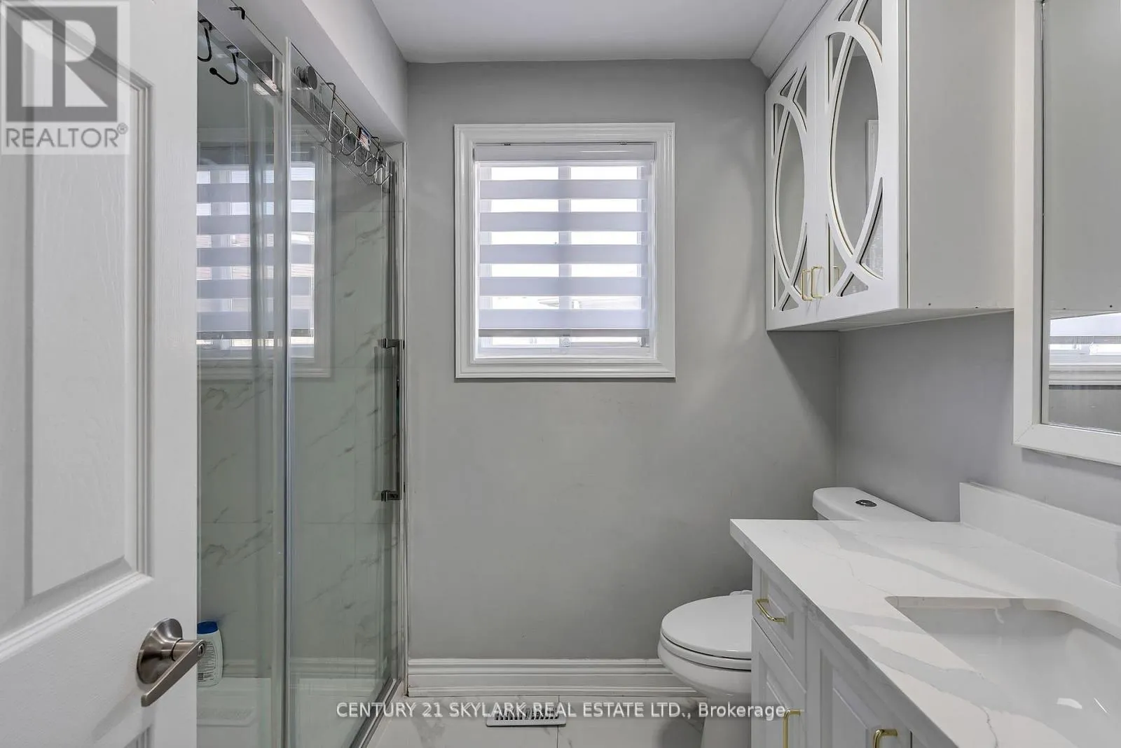 4 MOONSTONE COURT