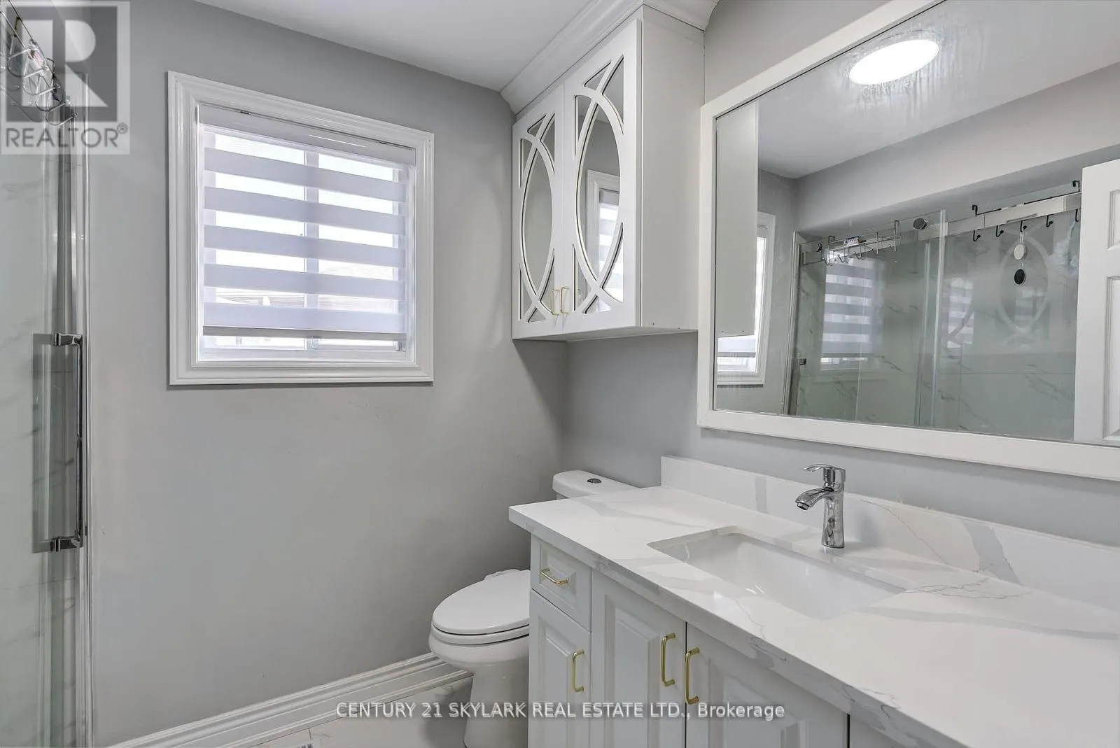 4 MOONSTONE COURT