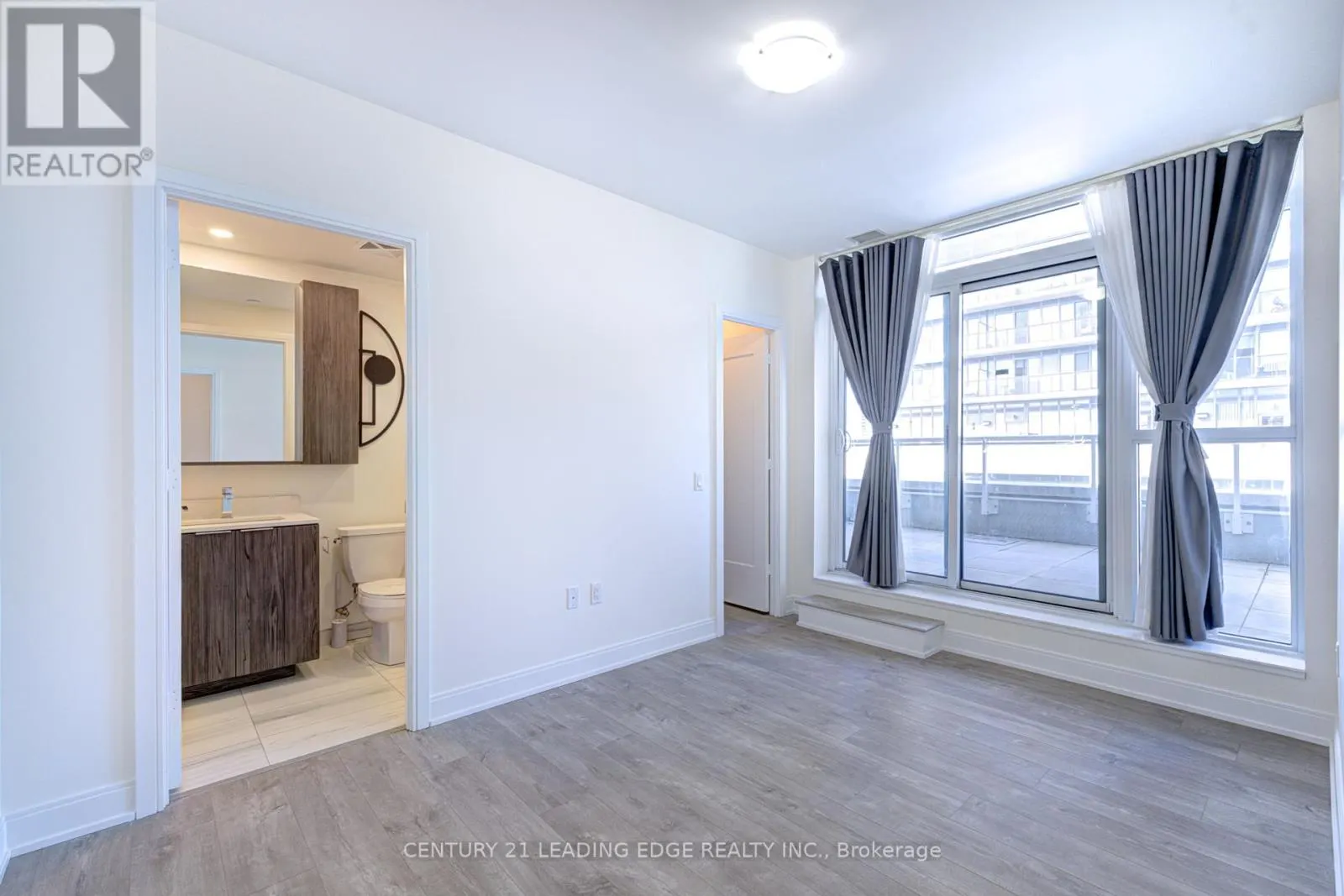 504 - 65 ANNIE CRAIG DRIVE