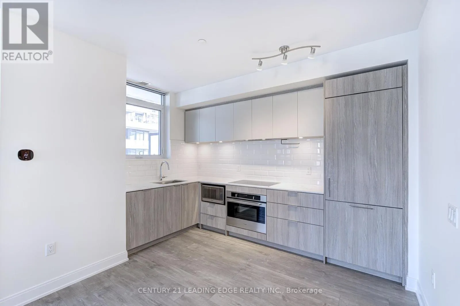 504 - 65 ANNIE CRAIG DRIVE