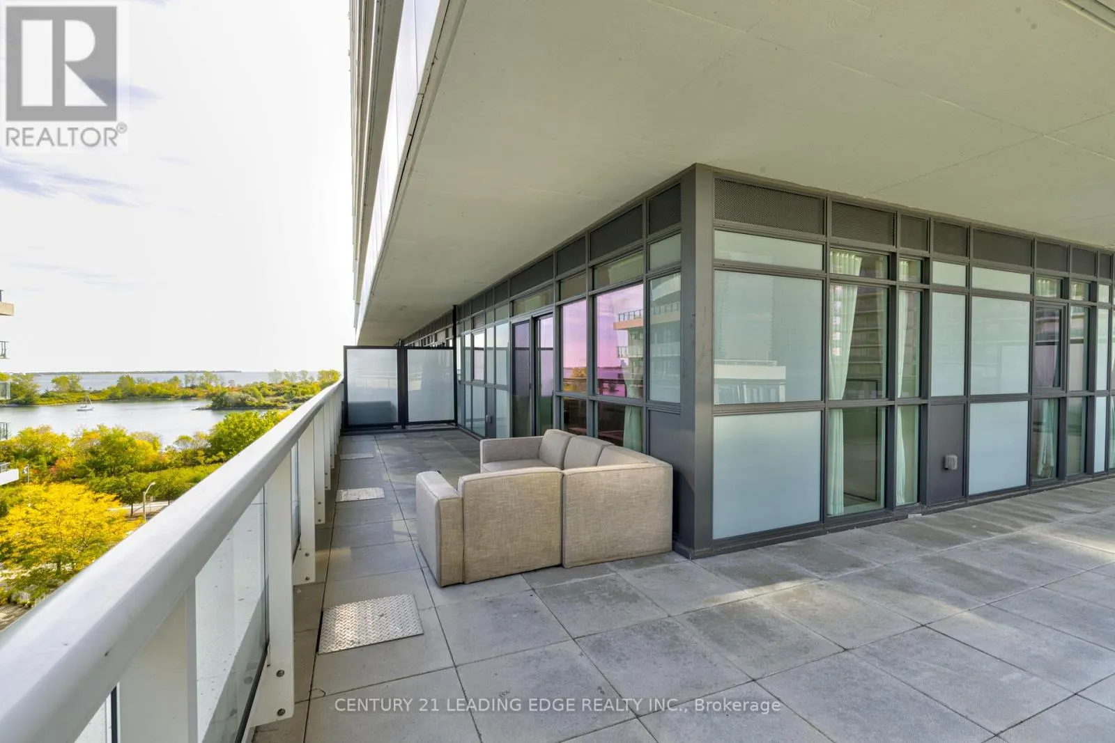 504 - 65 ANNIE CRAIG DRIVE