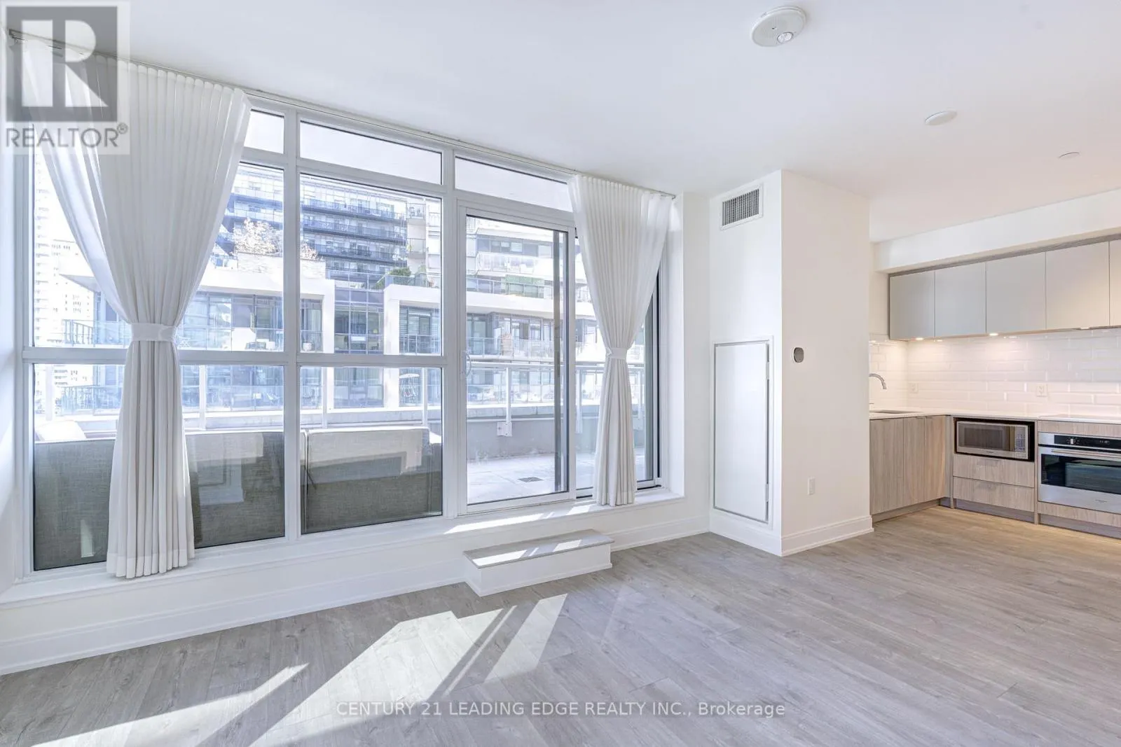 504 - 65 ANNIE CRAIG DRIVE