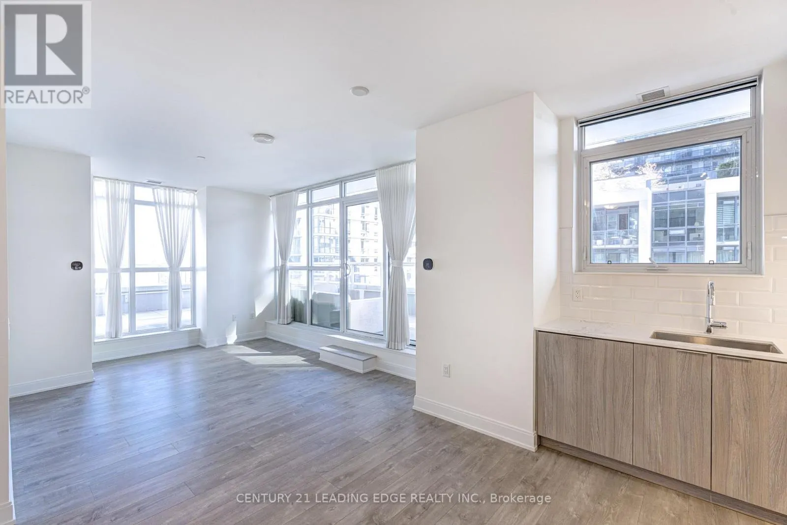 504 - 65 ANNIE CRAIG DRIVE