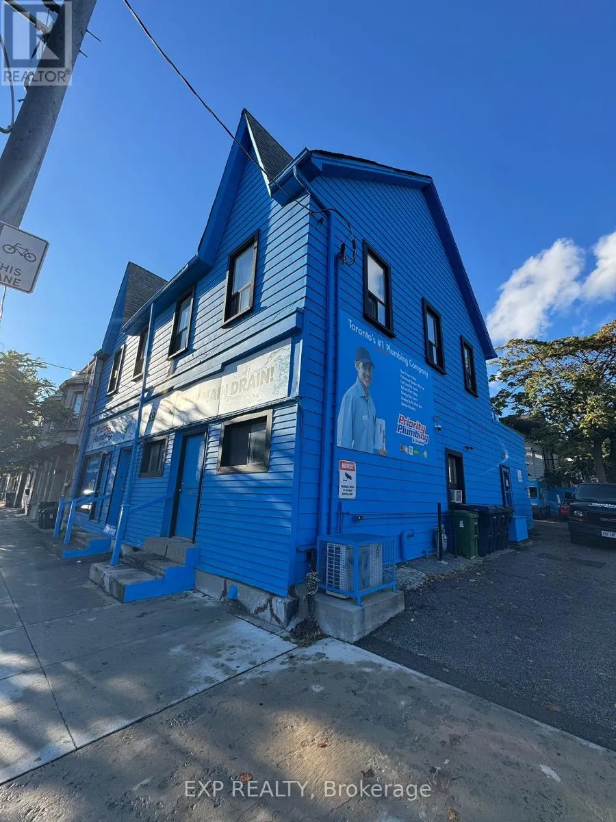 2 - 1594 DUPONT STREET
