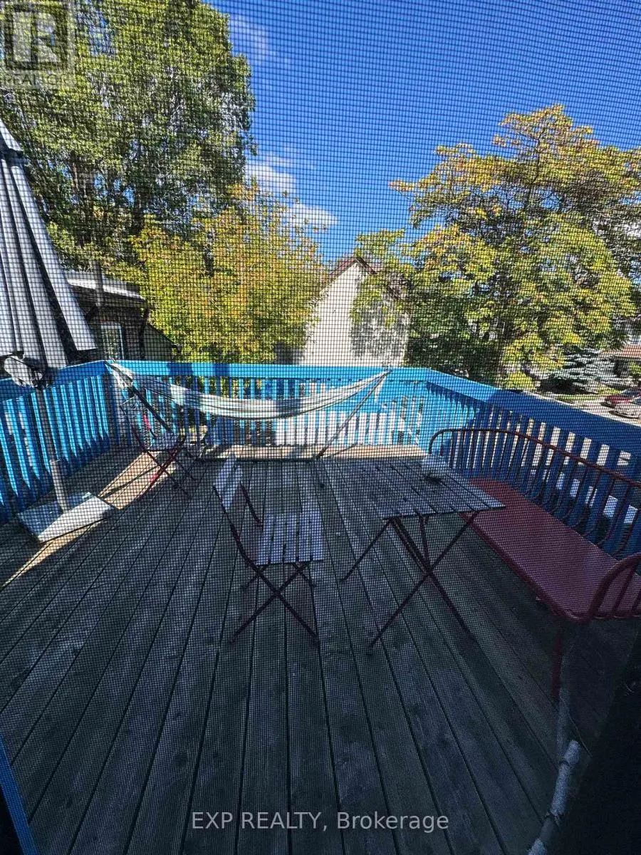 2 - 1594 DUPONT STREET