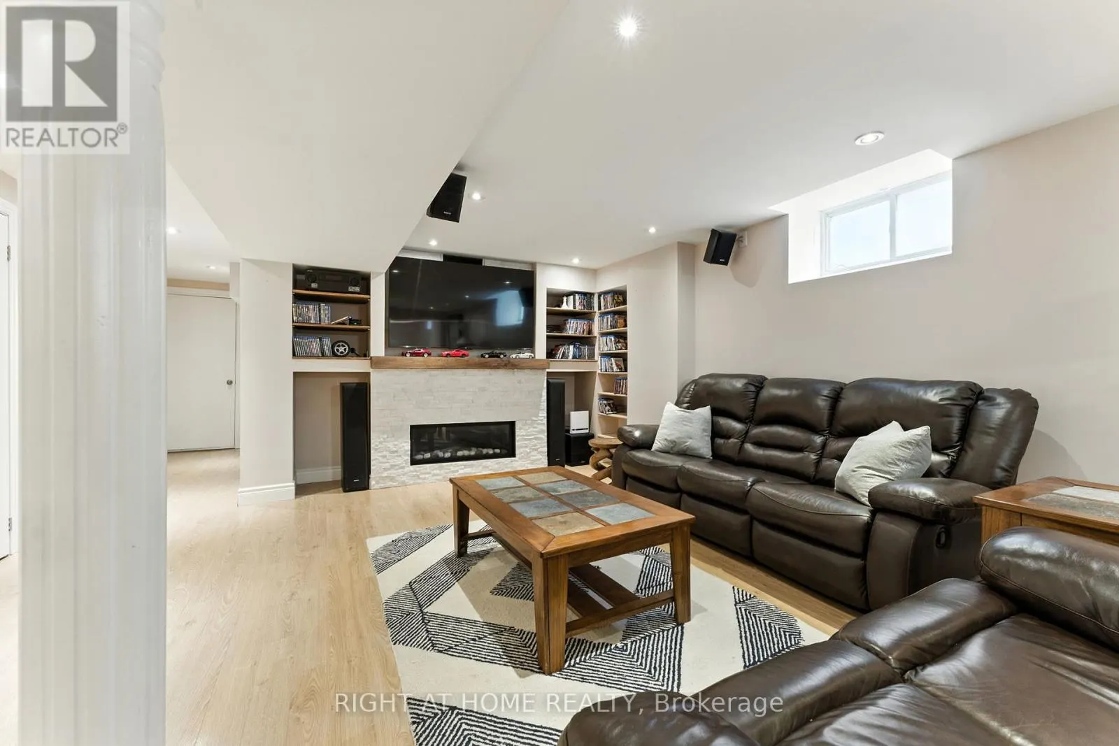2465 WHISTLING SPRINGS CRESCENT