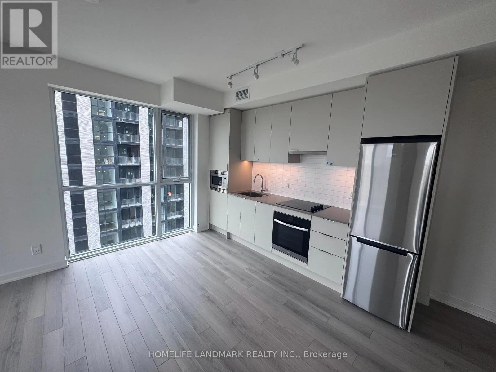 #1309 - 3079 TRAFALGAR ROAD