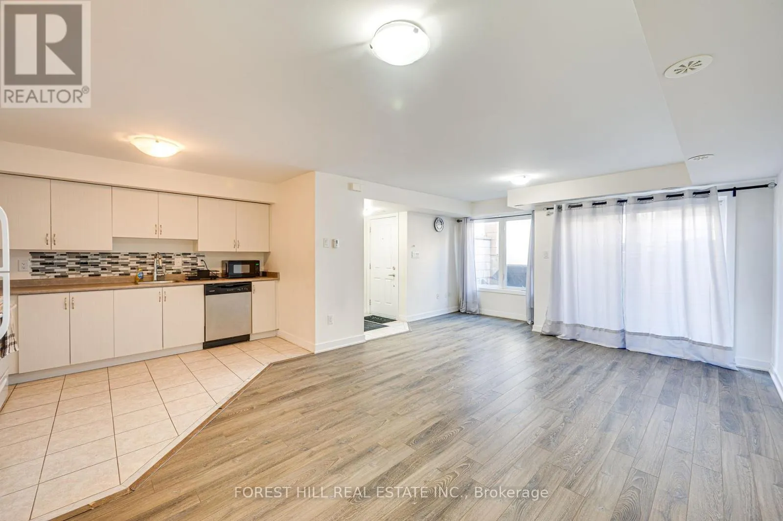 85 - 100 PARROTTA DRIVE