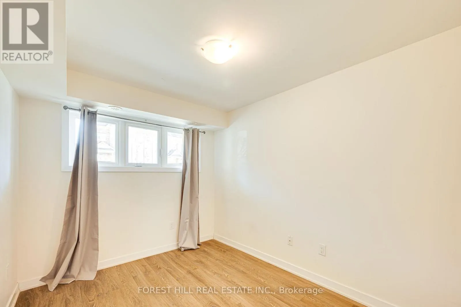 85 - 100 PARROTTA DRIVE