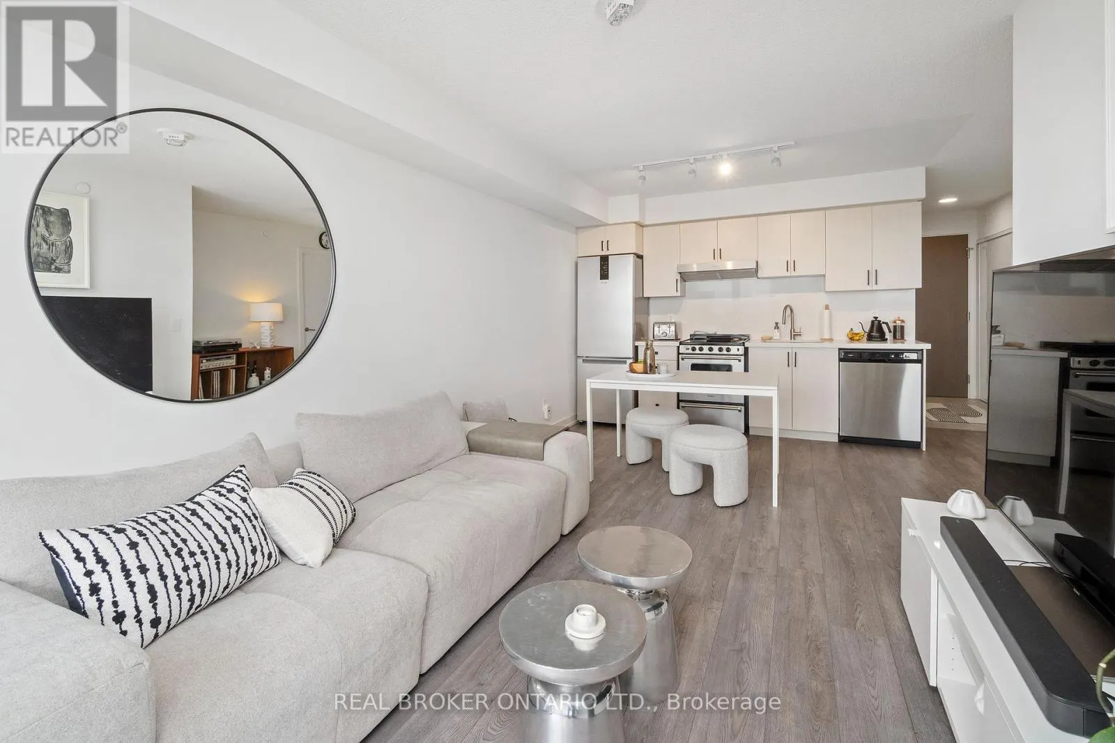 10 WILBY CRESCENT