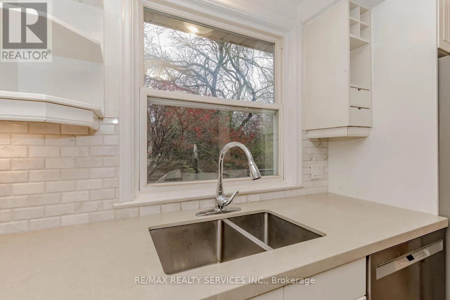 1259 TWIN OAKS DELL DRIVE