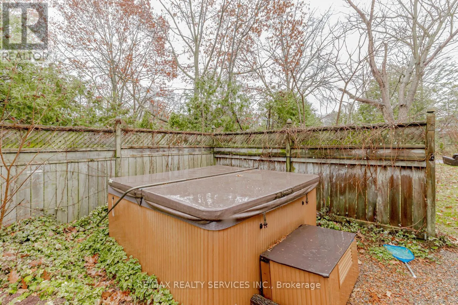 1259 TWIN OAKS DELL DRIVE