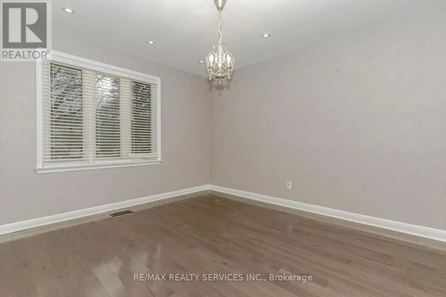 1259 TWIN OAKS DELL DRIVE