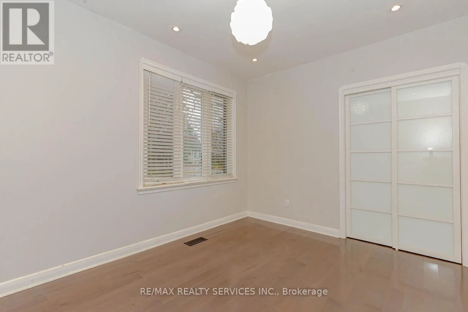 1259 TWIN OAKS DELL DRIVE