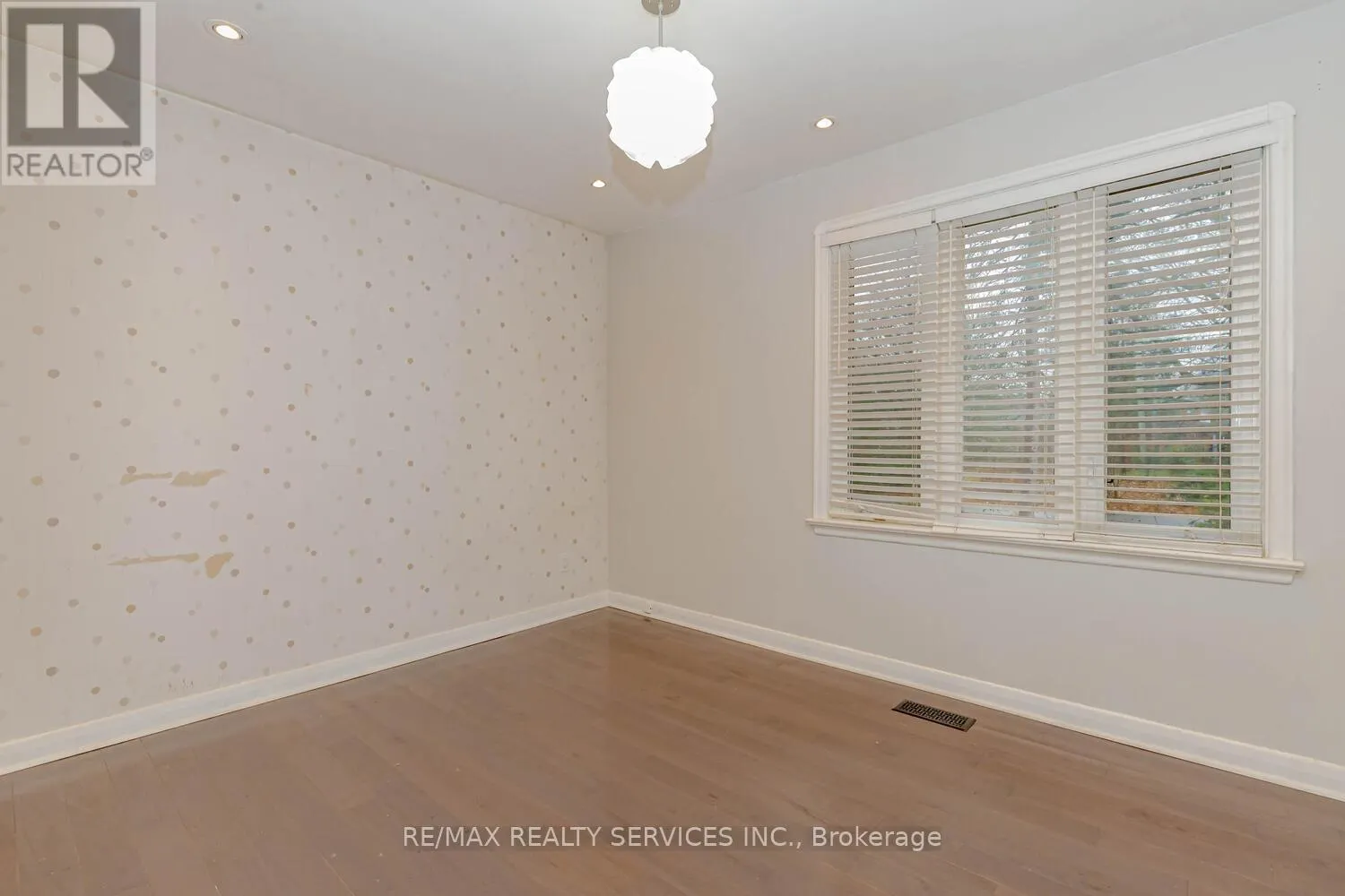 1259 TWIN OAKS DELL DRIVE