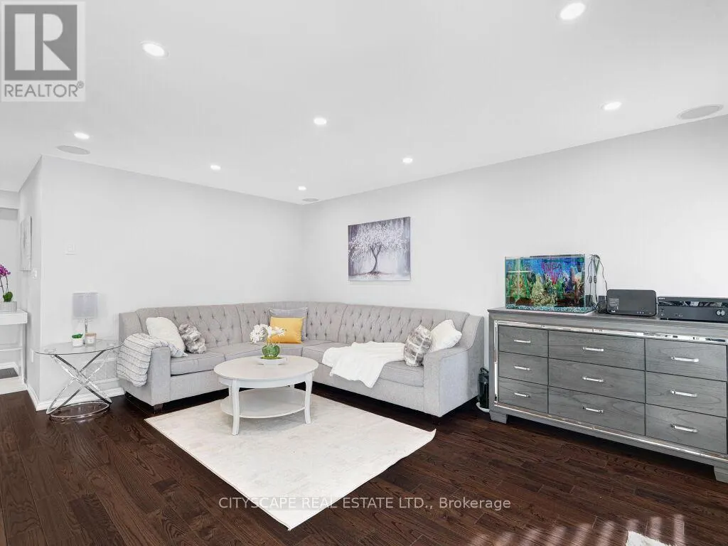 265 MORTIMER CRESCENT