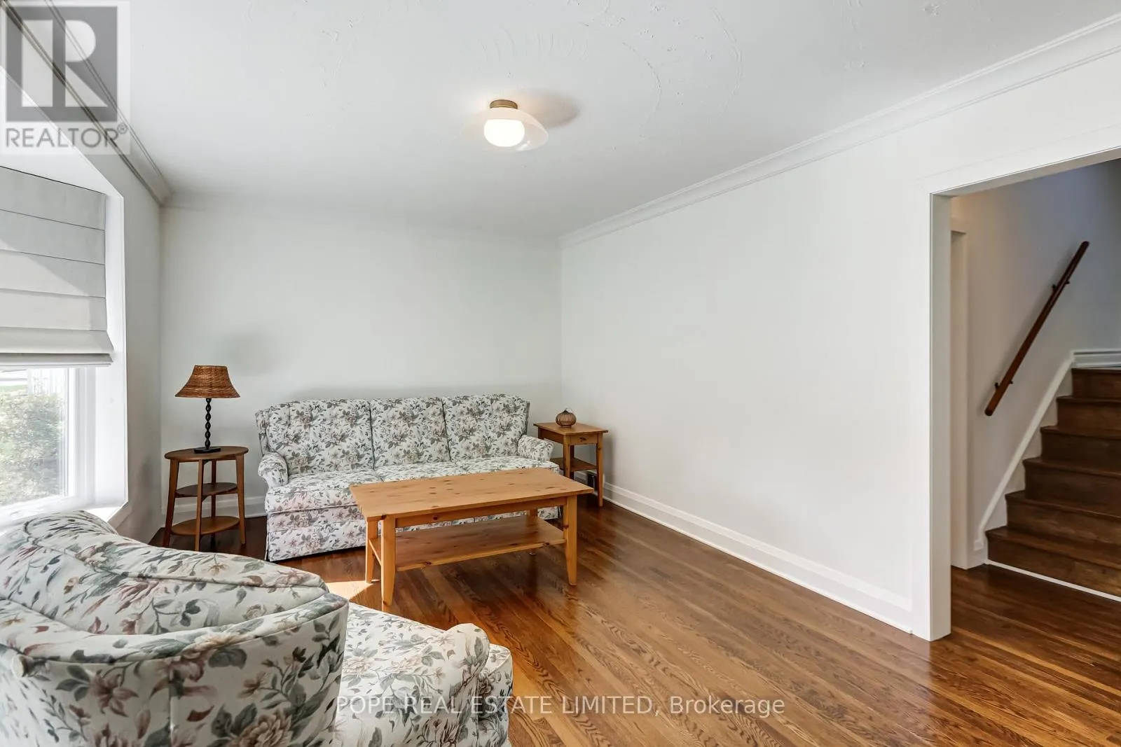 35 TOFIELD CRESCENT