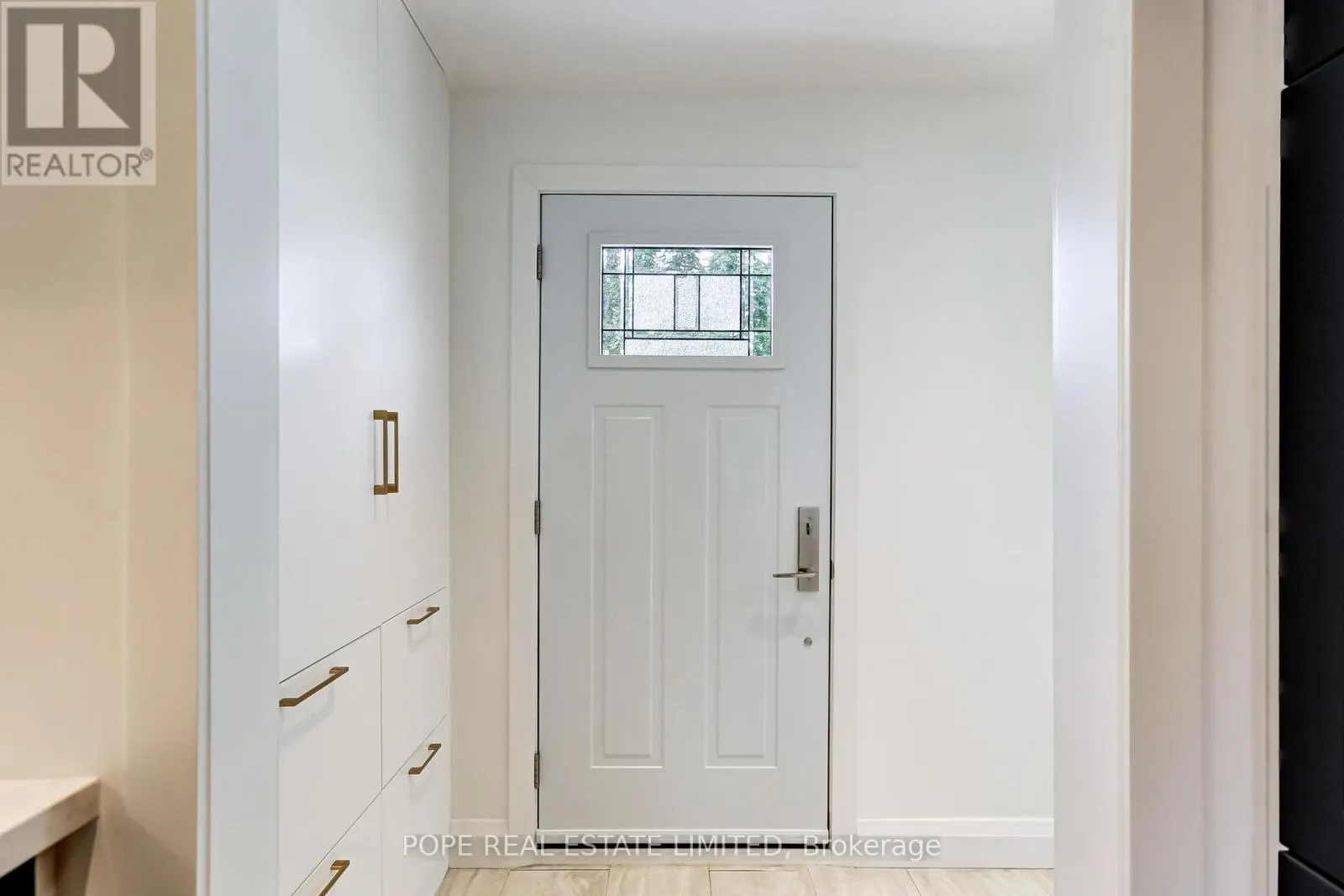 35 TOFIELD CRESCENT