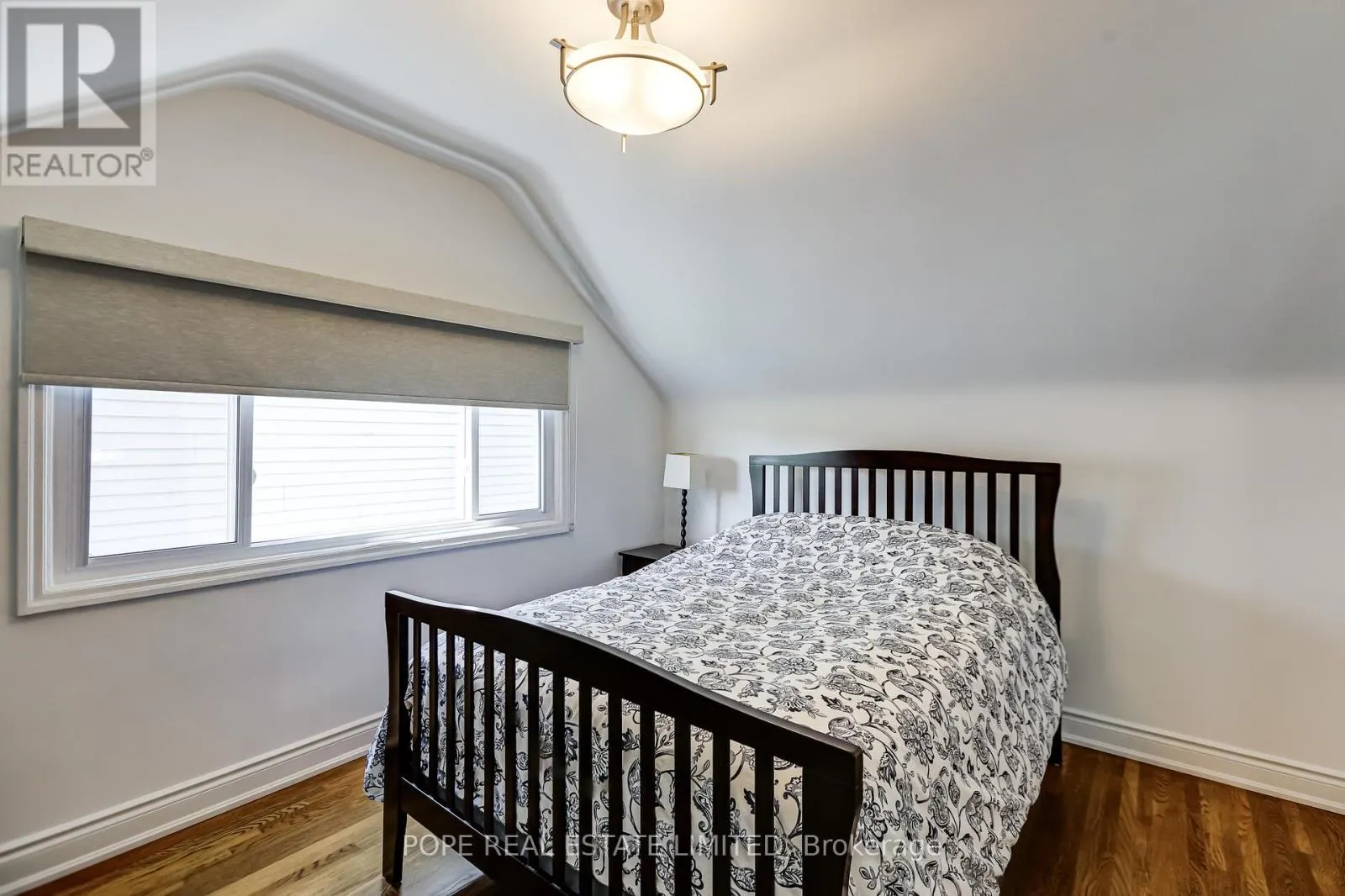 35 TOFIELD CRESCENT