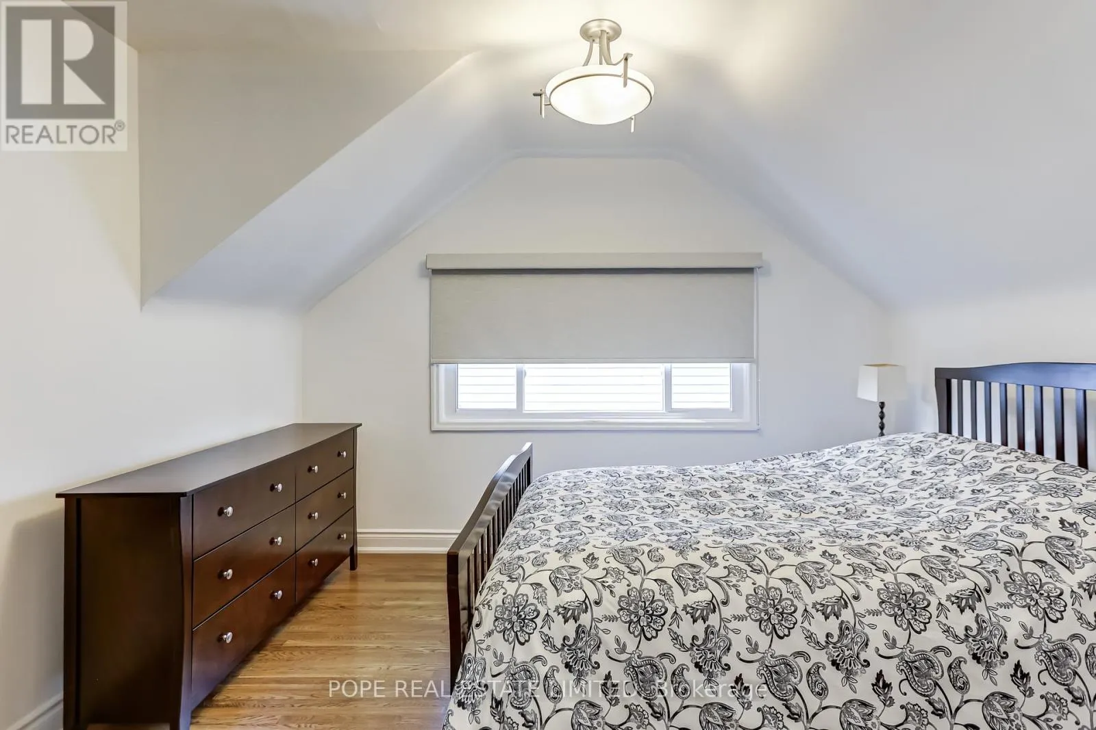 35 TOFIELD CRESCENT