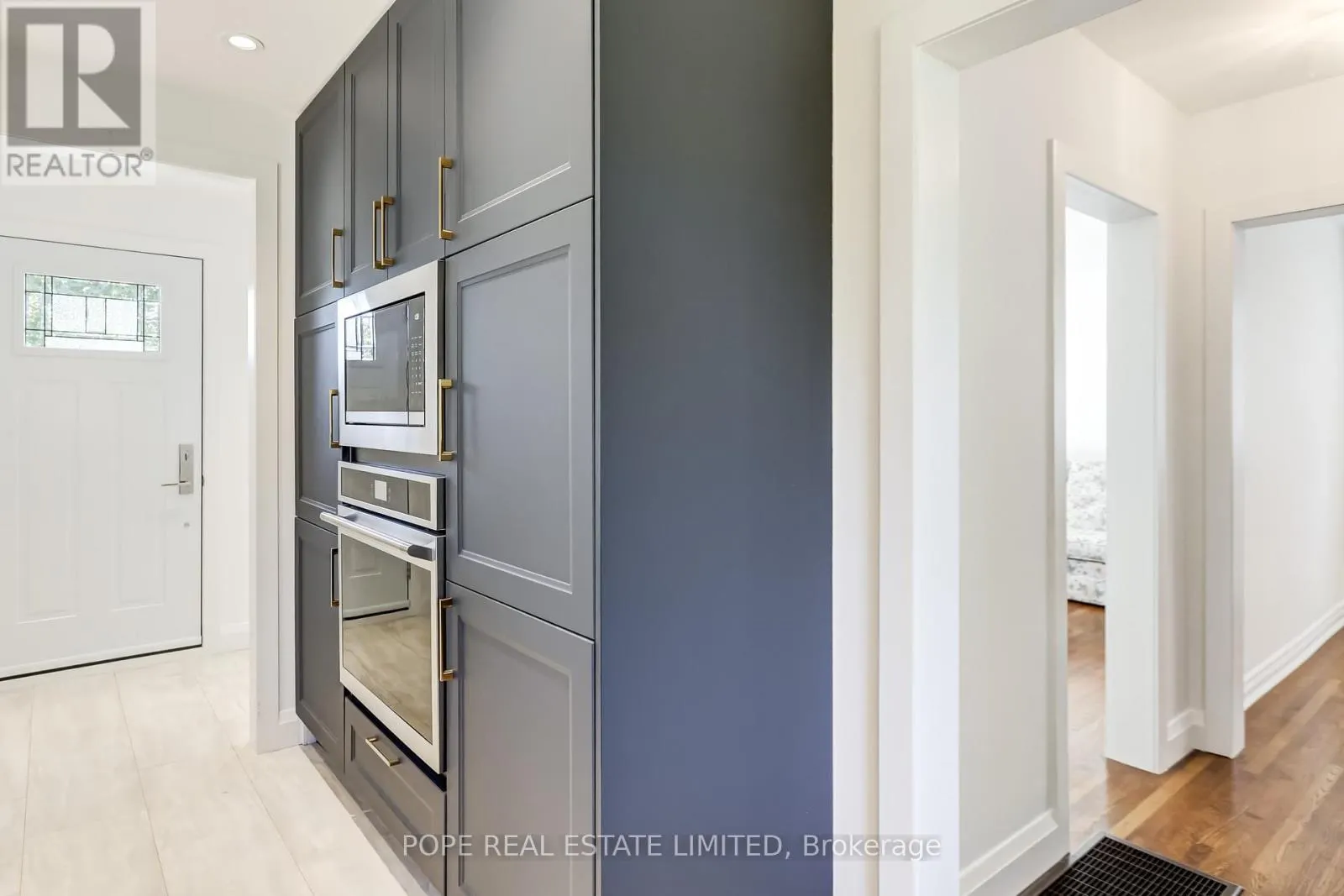 35 TOFIELD CRESCENT