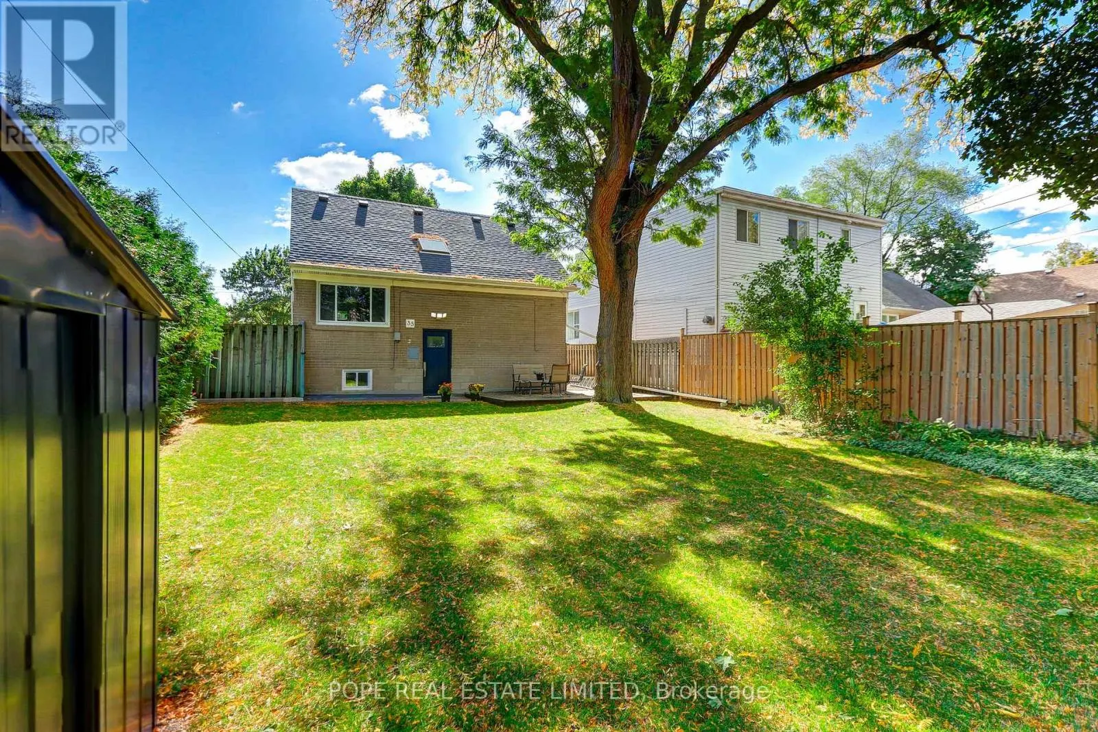 35 TOFIELD CRESCENT