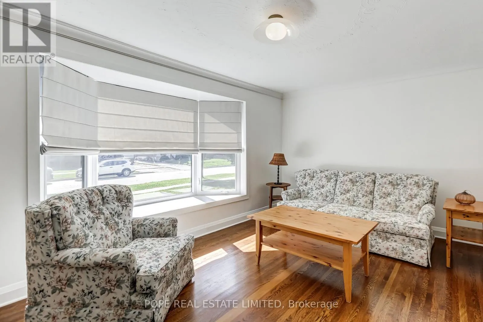 35 TOFIELD CRESCENT