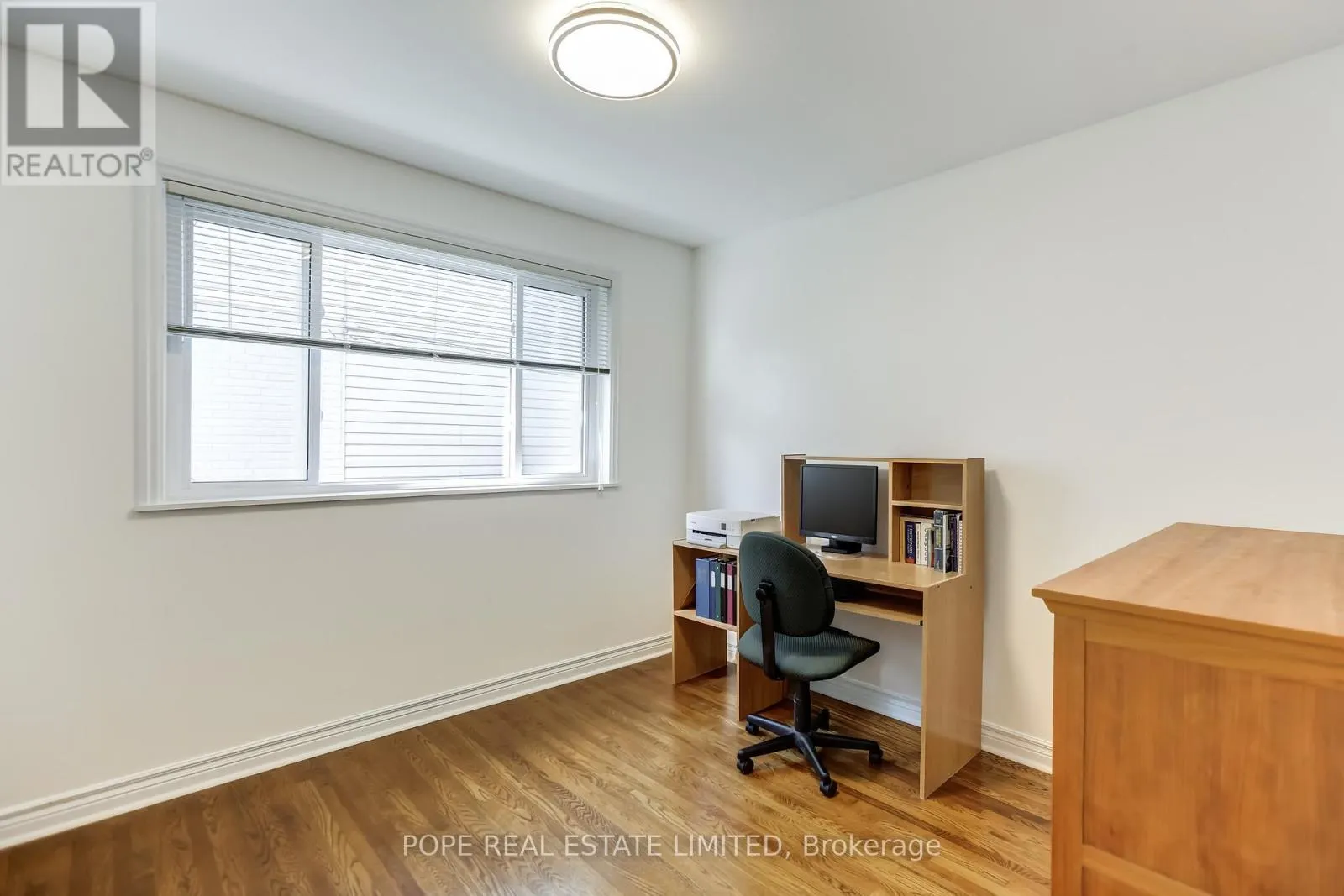 35 TOFIELD CRESCENT