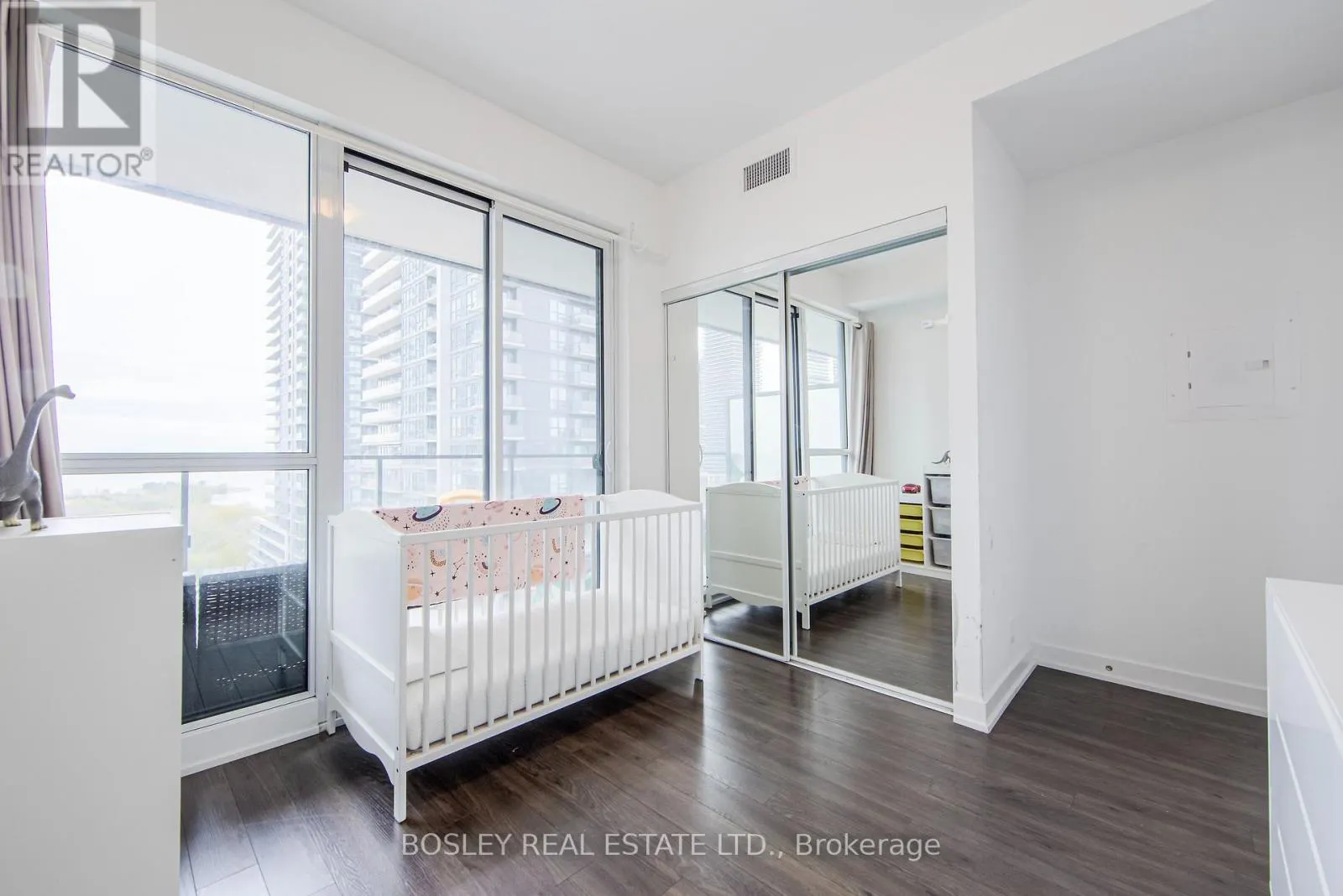 1210 - 10 PARK LAWN ROAD