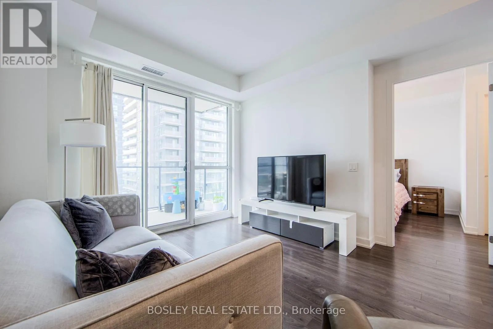 1210 - 10 PARK LAWN ROAD