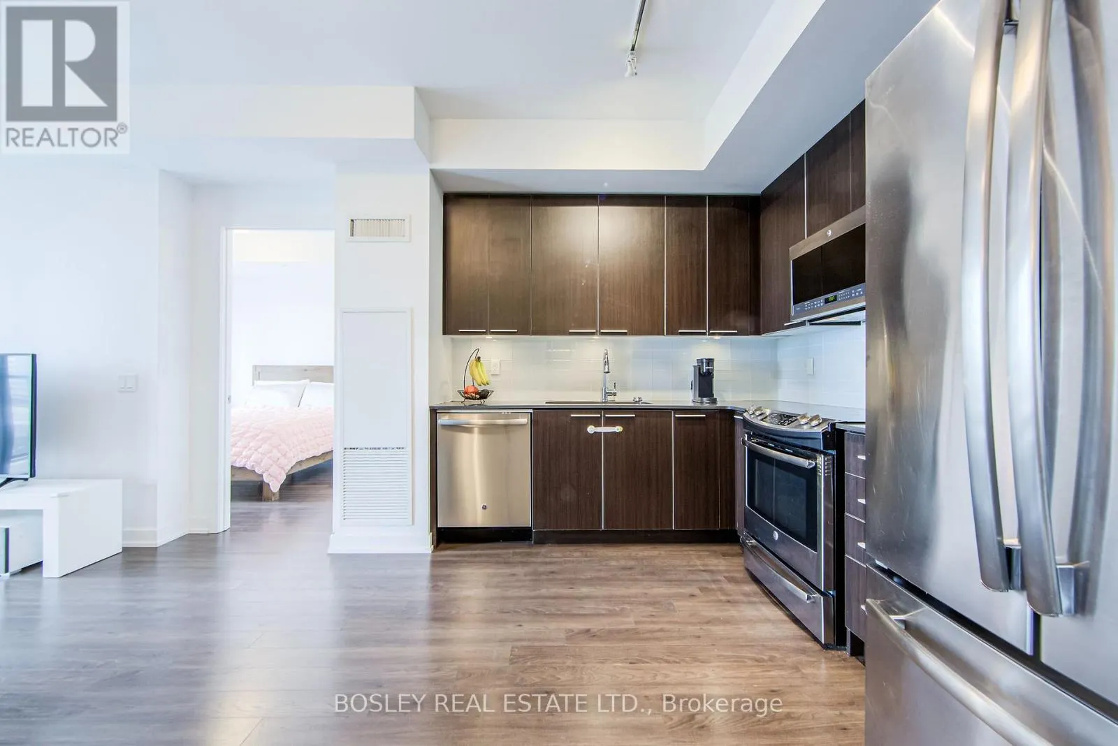 1210 - 10 PARK LAWN ROAD