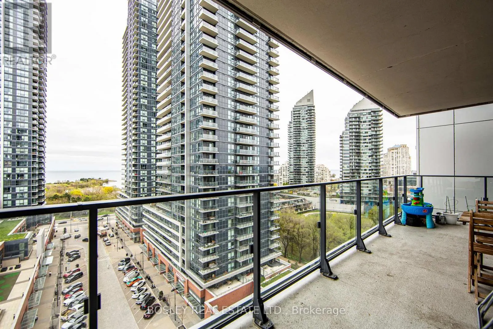 1210 - 10 PARK LAWN ROAD