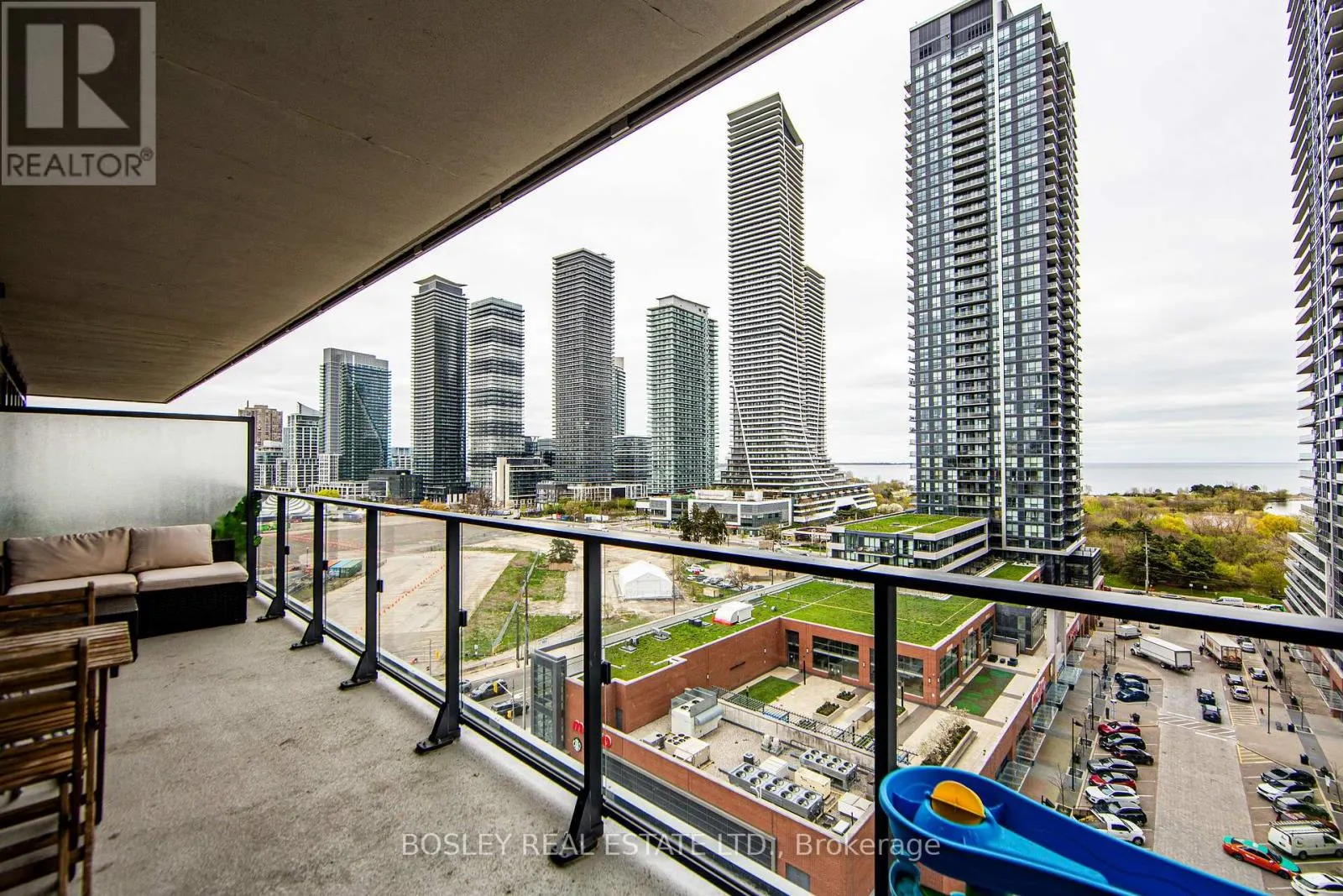 1210 - 10 PARK LAWN ROAD