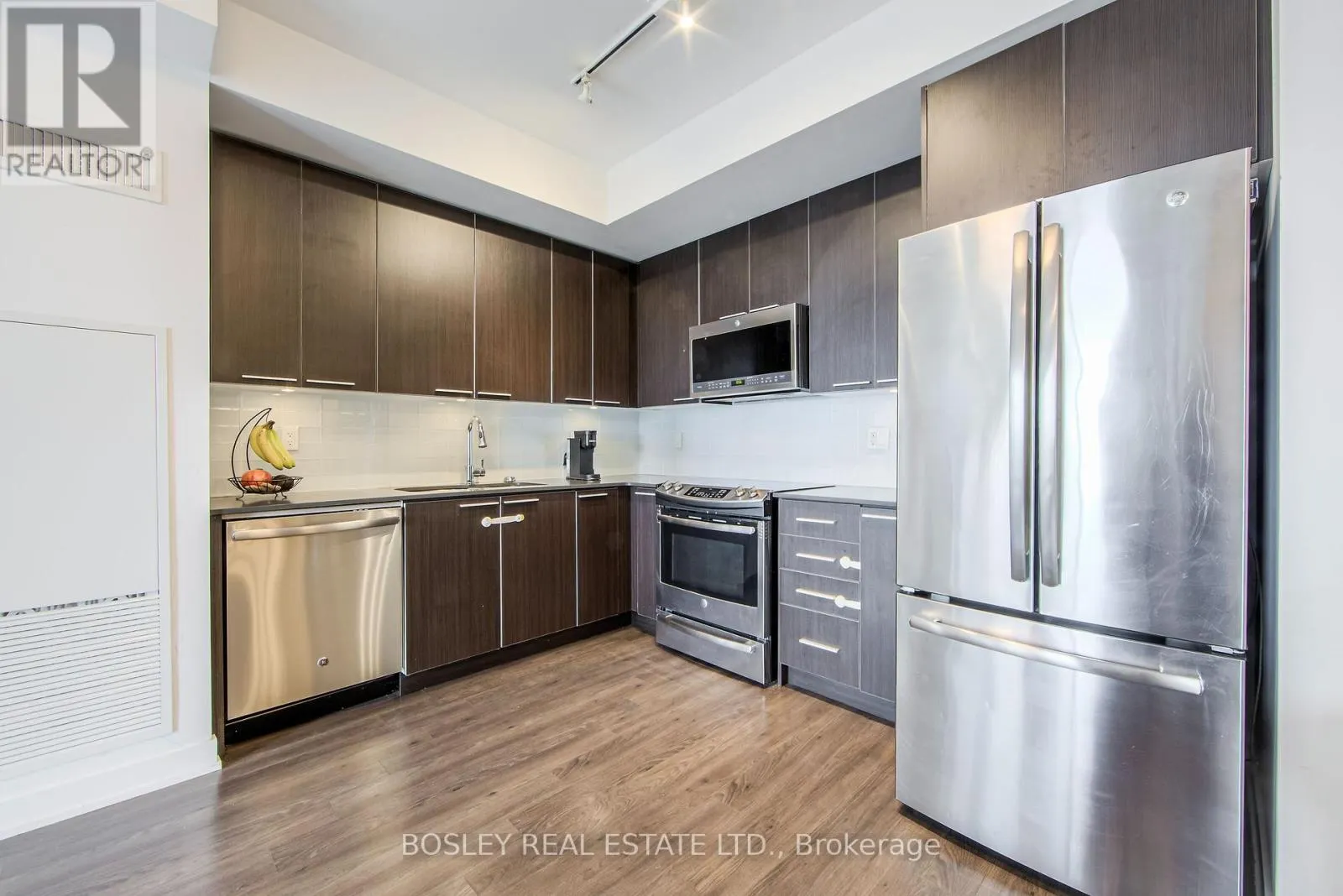 1210 - 10 PARK LAWN ROAD