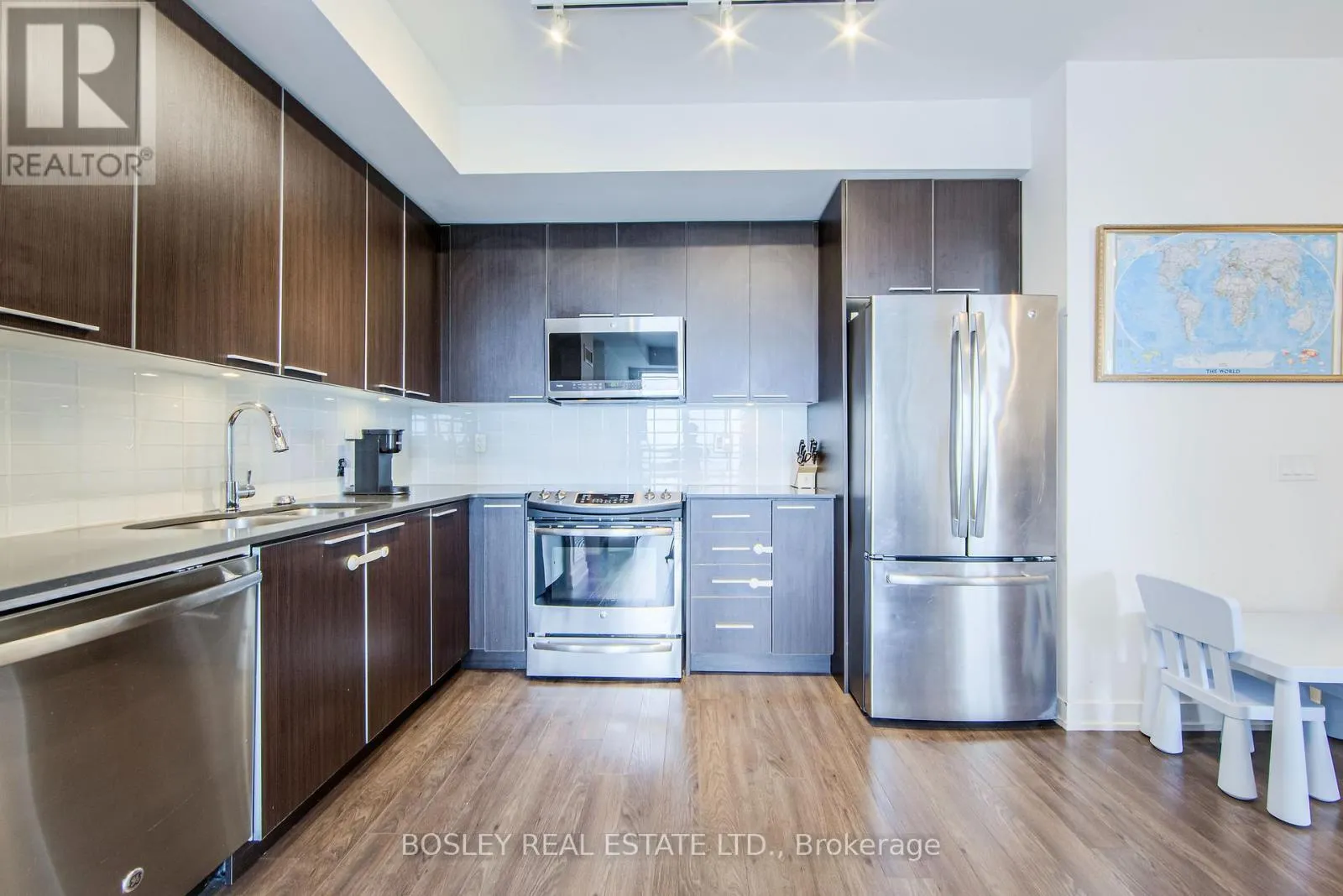 1210 - 10 PARK LAWN ROAD