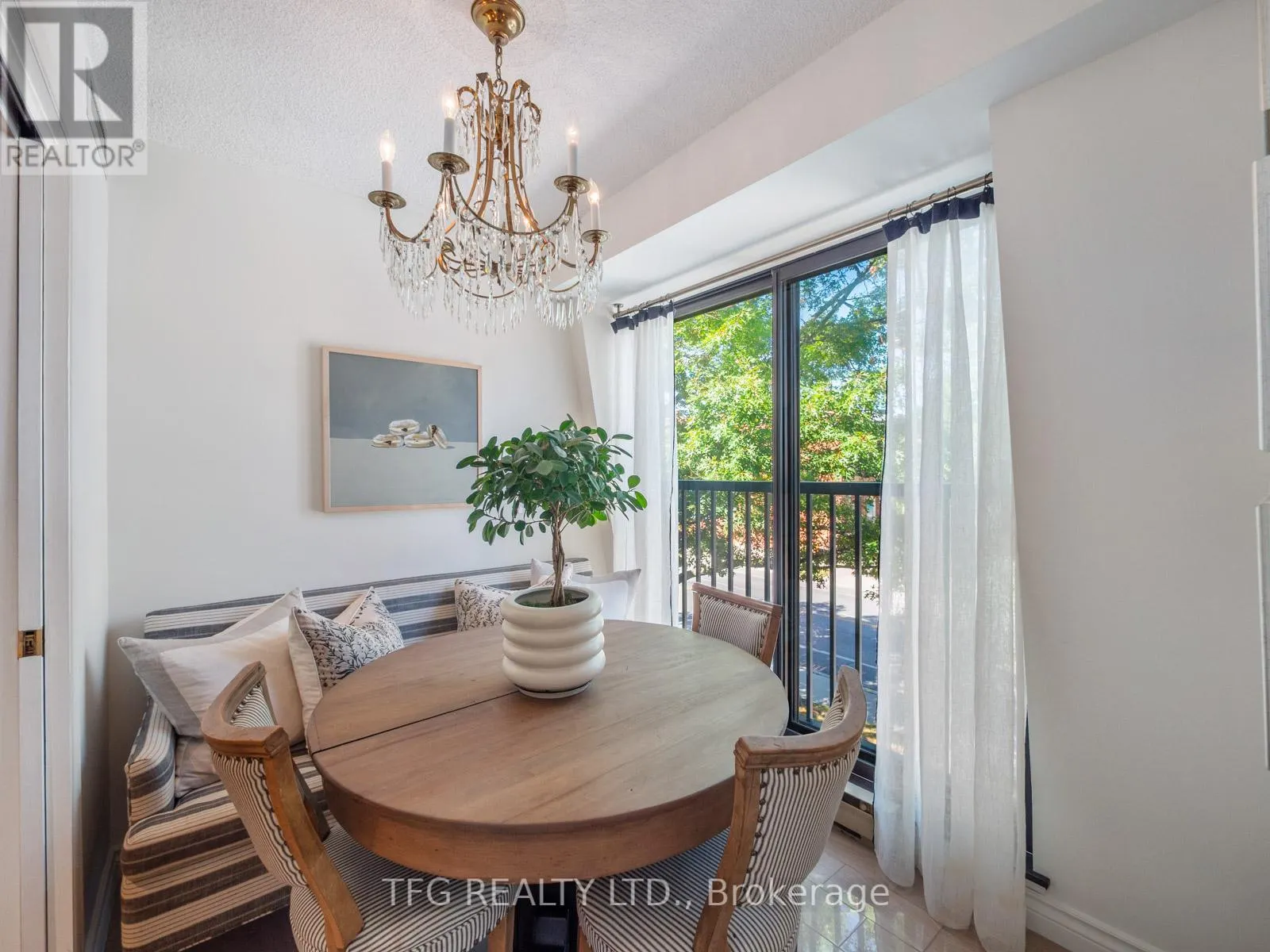 610 - 100 LAKESHORE ROAD E, #610