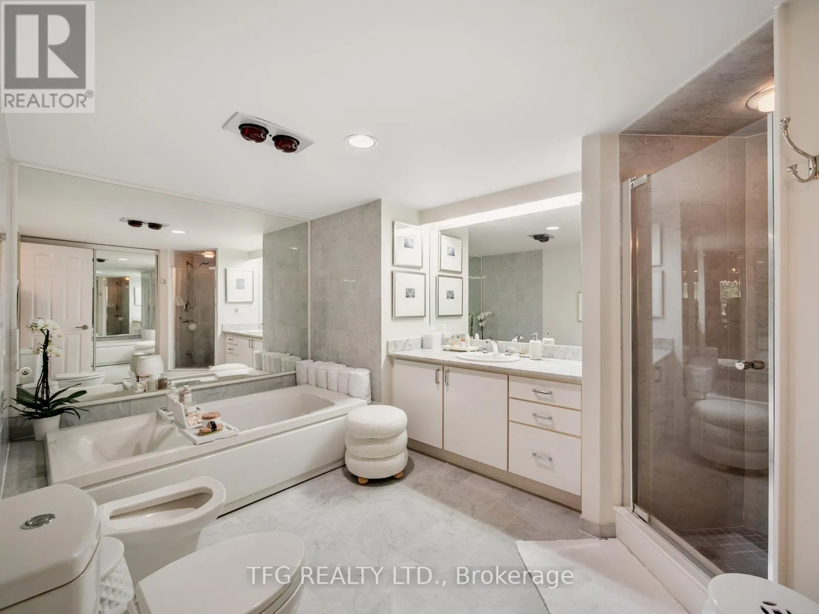 610 - 100 LAKESHORE ROAD E, #610