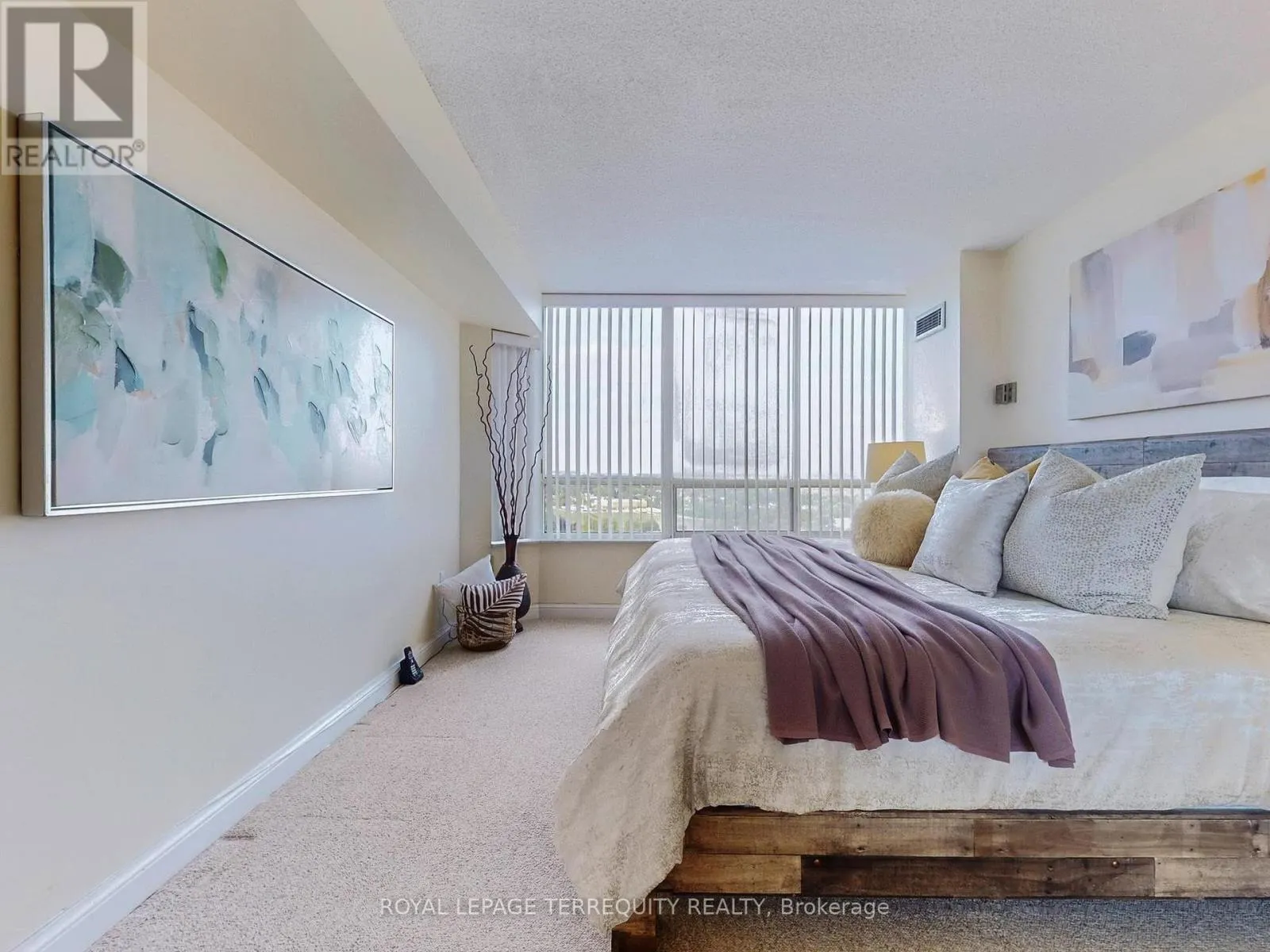 1709 - 24 HANOVER ROAD