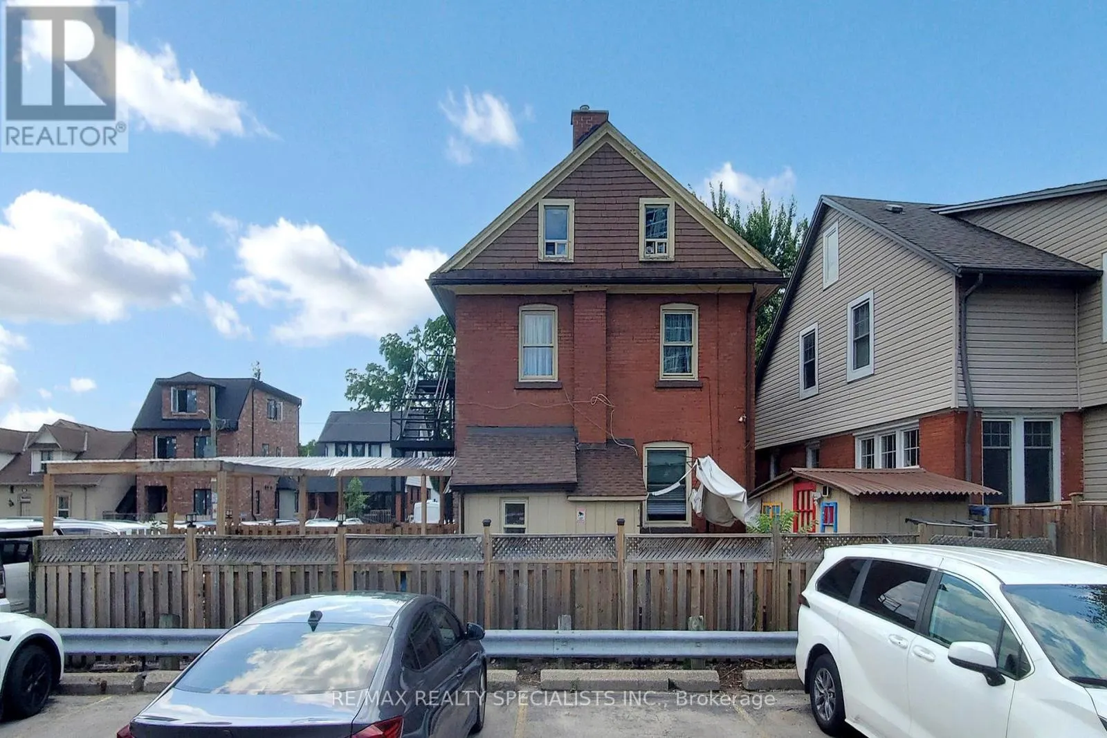 8 MILL STREET N