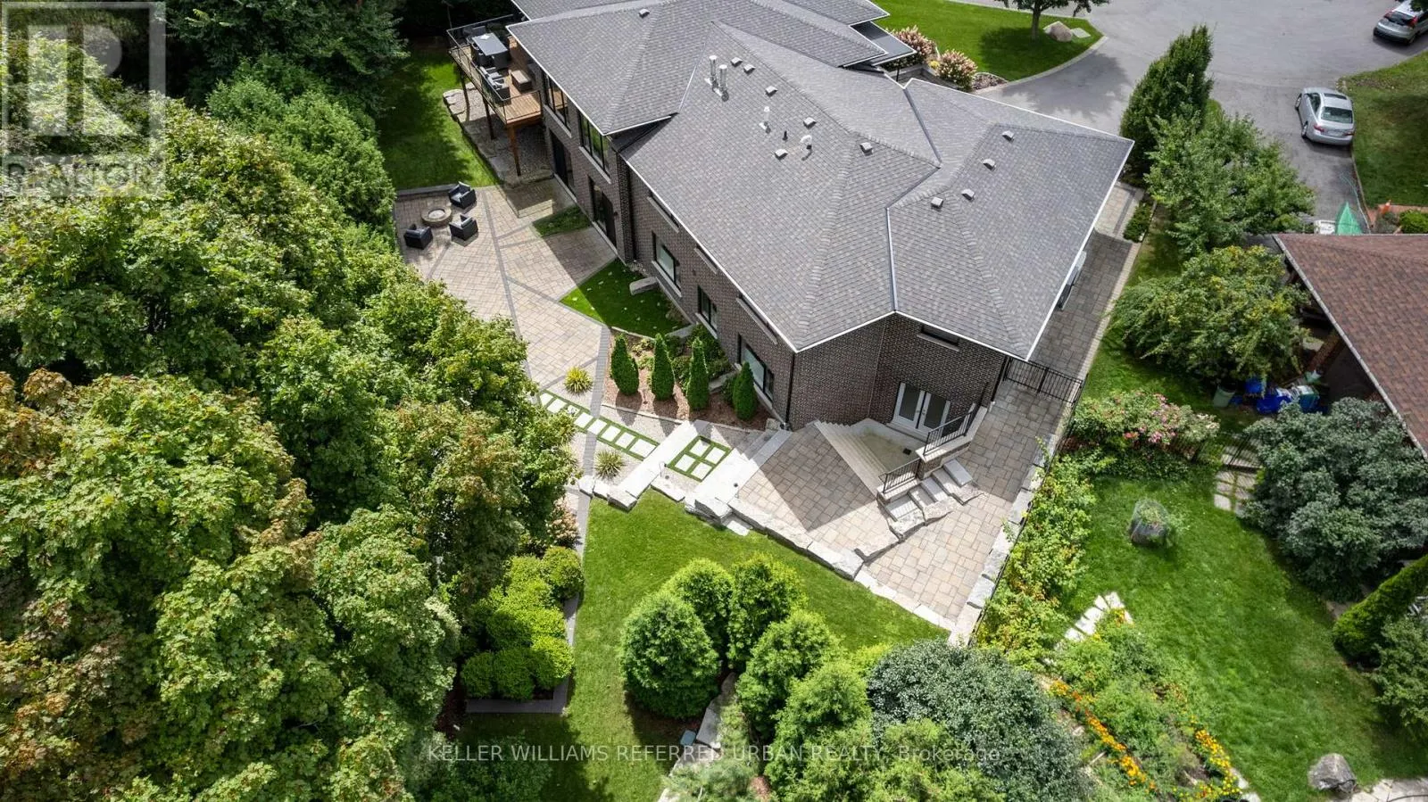 18 PLUMBSTEAD COURT
