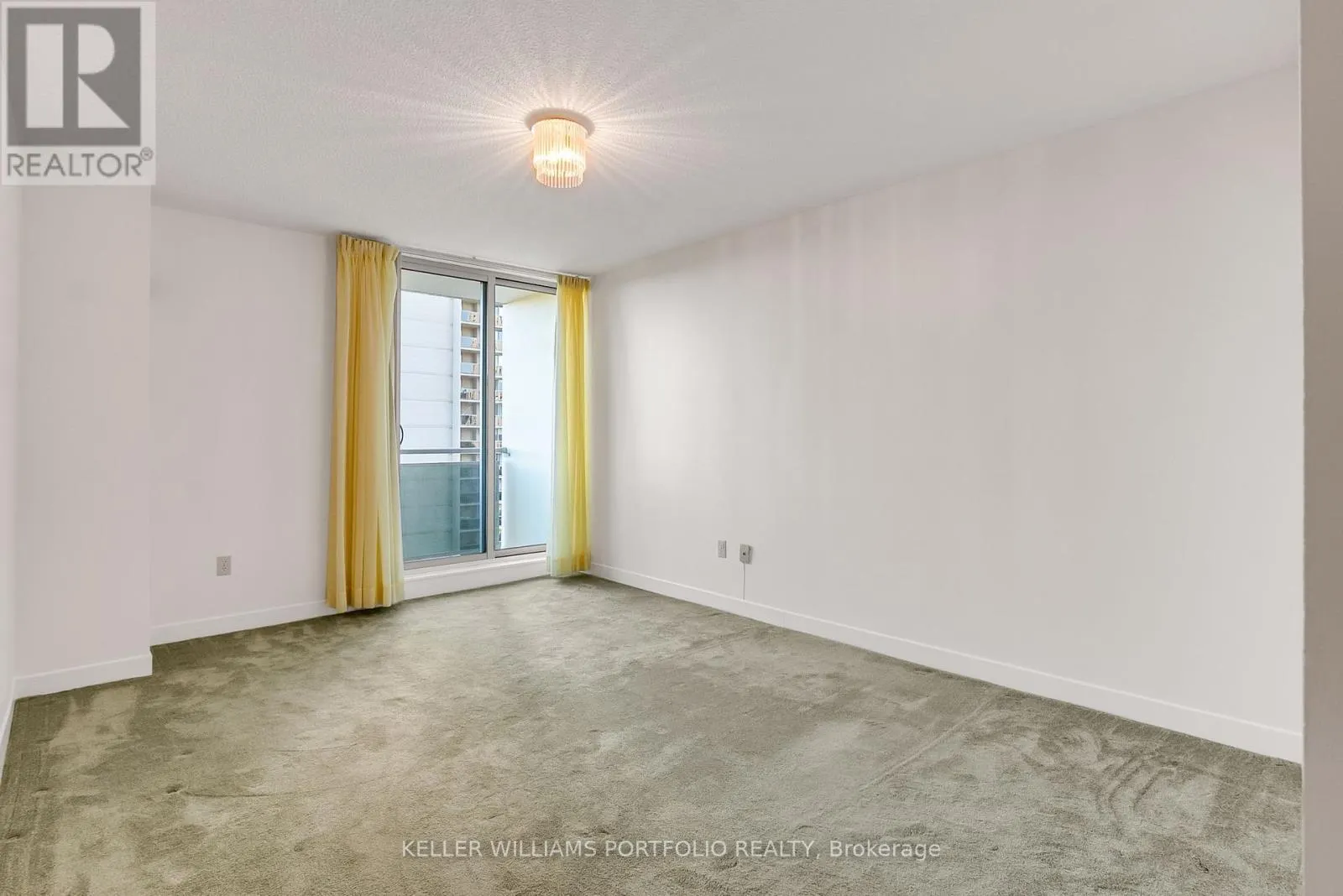 710 - 820 BURNHAMTHORPE ROAD