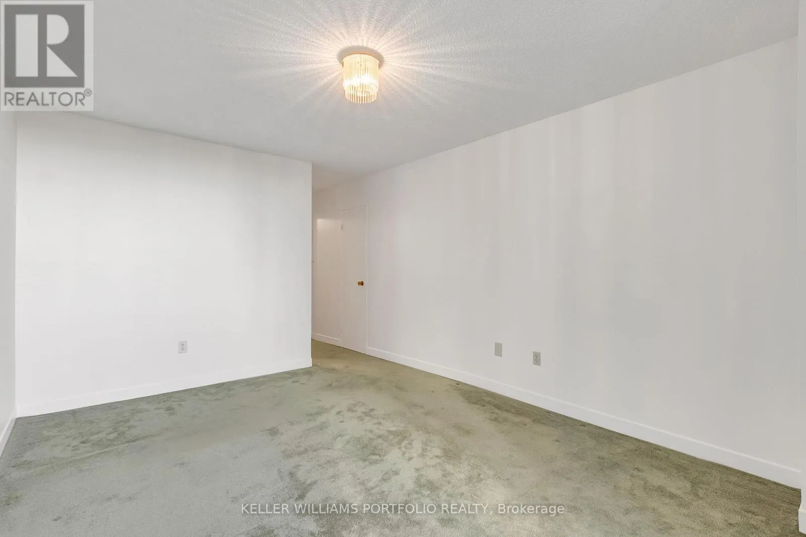 710 - 820 BURNHAMTHORPE ROAD