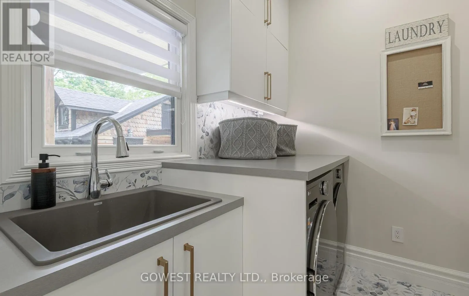 376 CHARTWELL ROAD