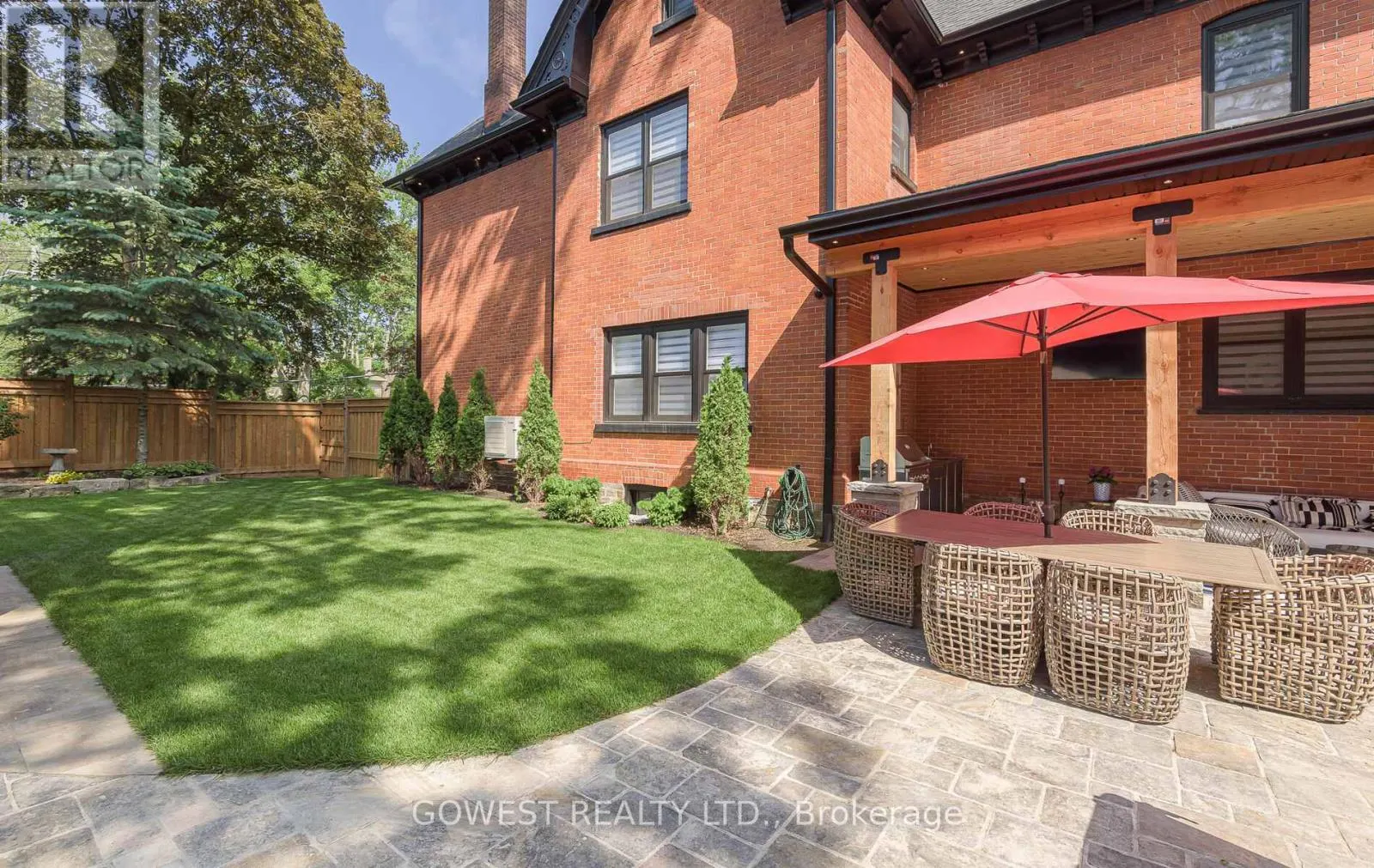 376 CHARTWELL ROAD